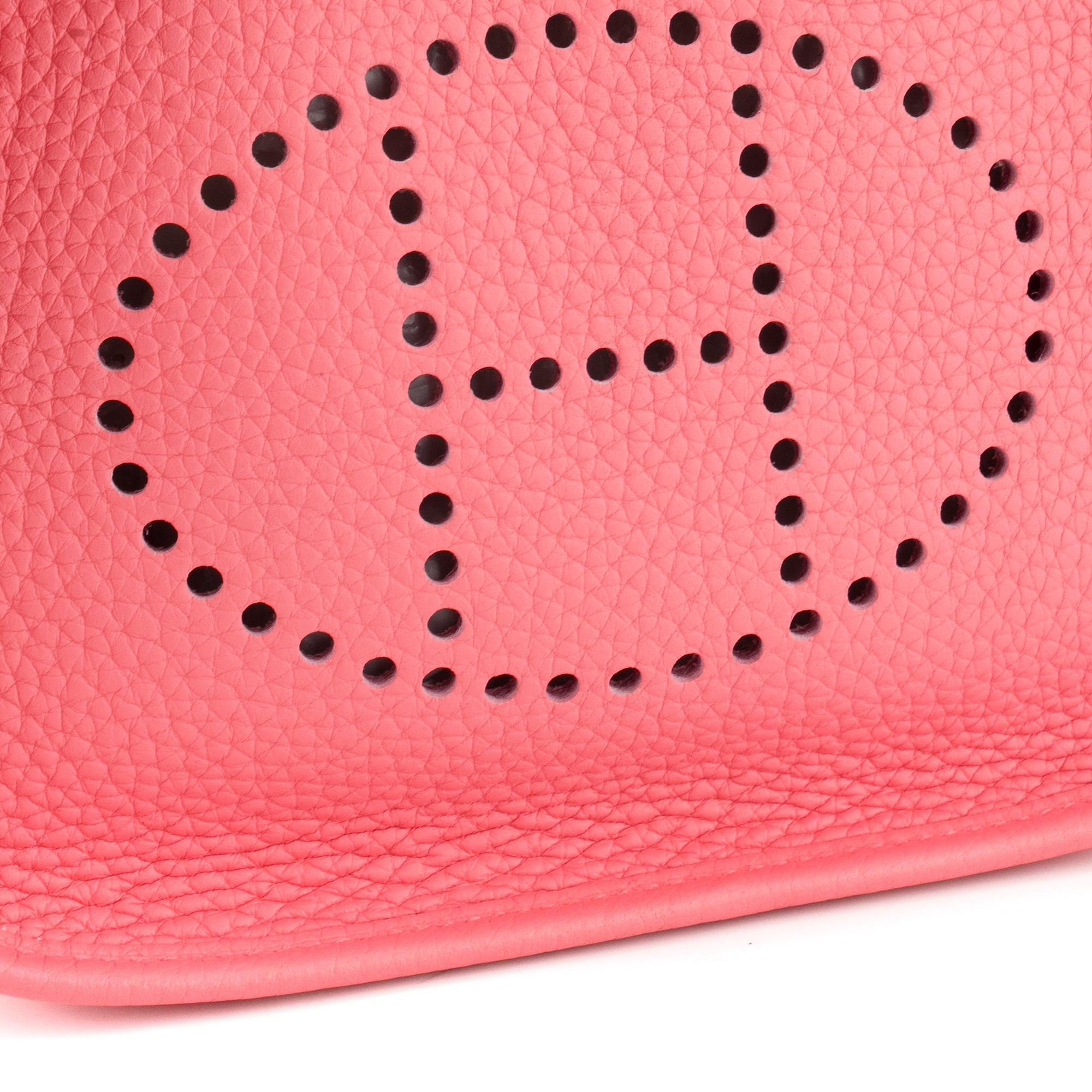 HERMÈS - Sac à bandoulière Evelyne 16 Hermès en cuir clémence taurillon rose