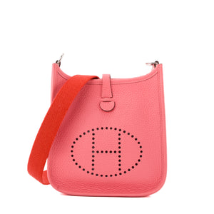 HERMÈS - Sac à bandoulière Evelyne 16 Hermès en cuir clémence taurillon rose