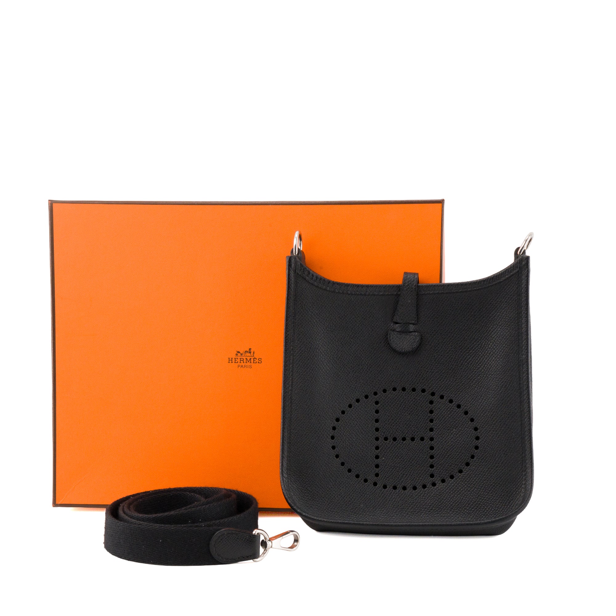 HERMÈS - Sac à bandoulière Evelyne 16 Hermès en cuir epsom noir