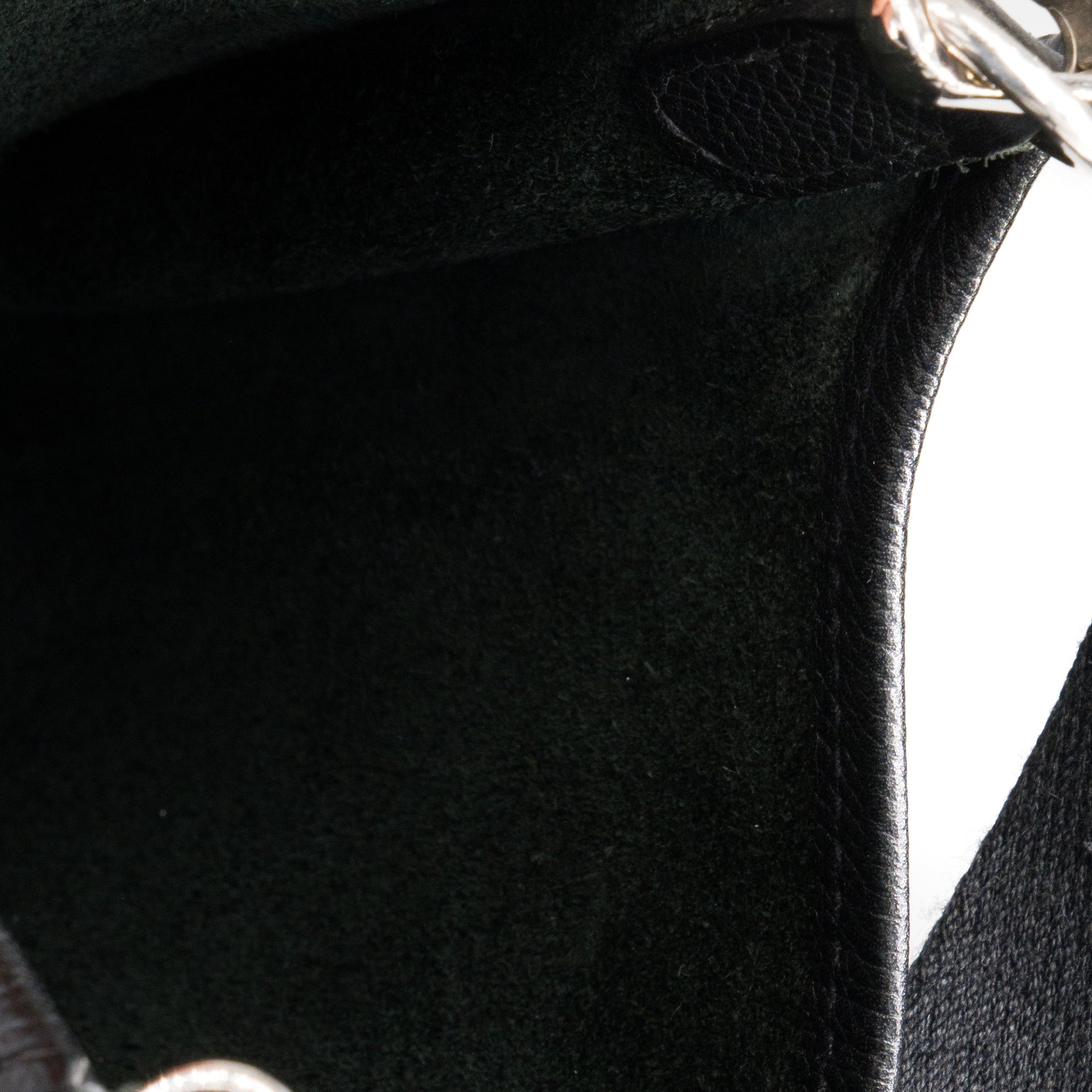 HERMÈS - Sac à bandoulière Evelyne 16 Hermès en cuir epsom noir