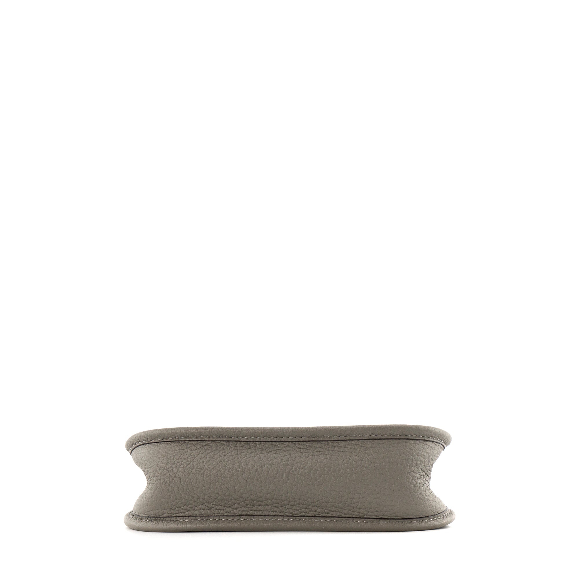 HERMÈS - Sac à bandoulière Evelyne 16 Mini Hermès en cuir clémence gris