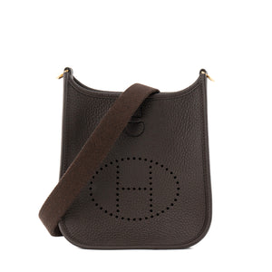 HERMÈS - Sac à bandoulière Evelyne 16 mini Hermès en cuir clémence marron ébène