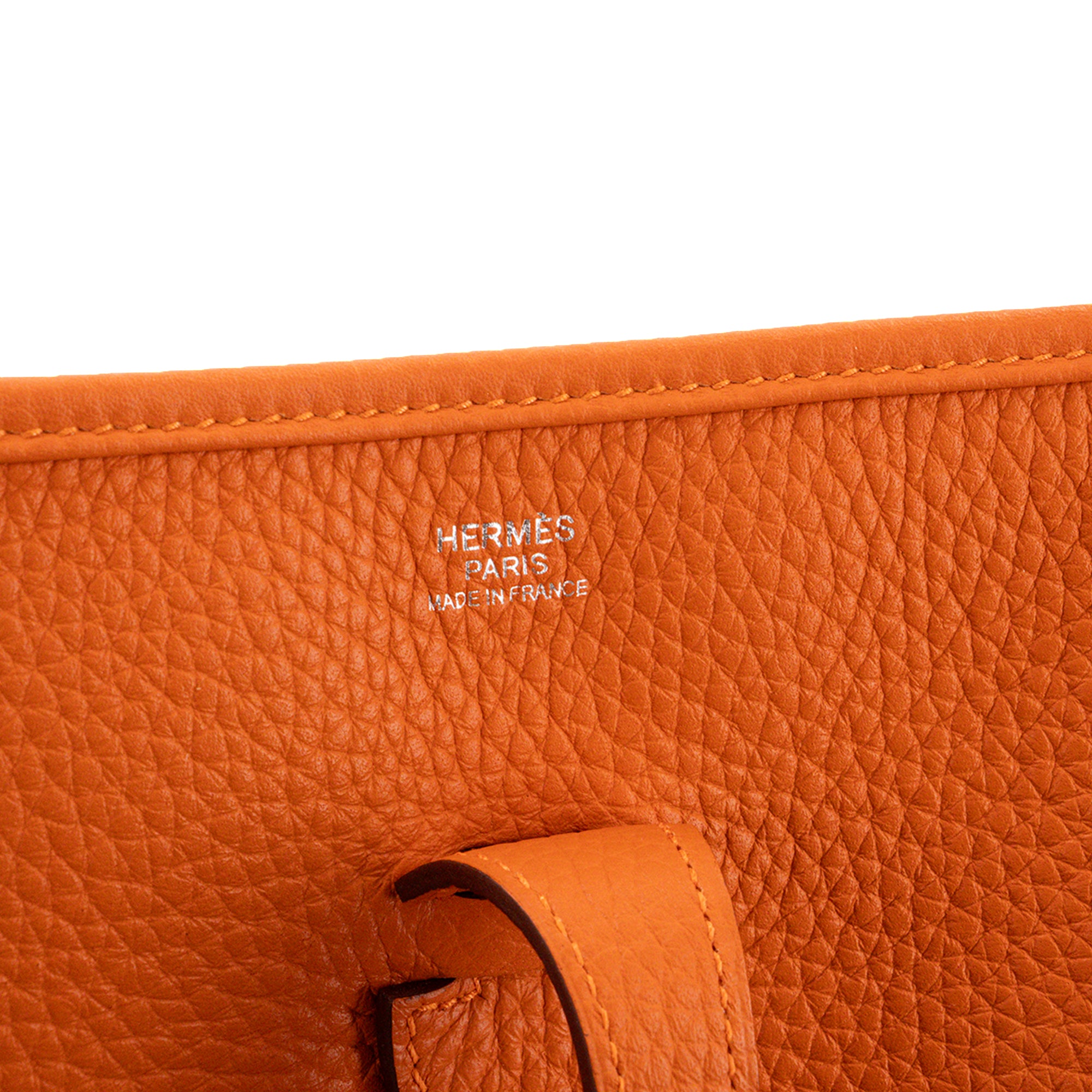 HERMÈS - Sac à bandoulière Evelyne 29 Hermès en cuir clémence orange H