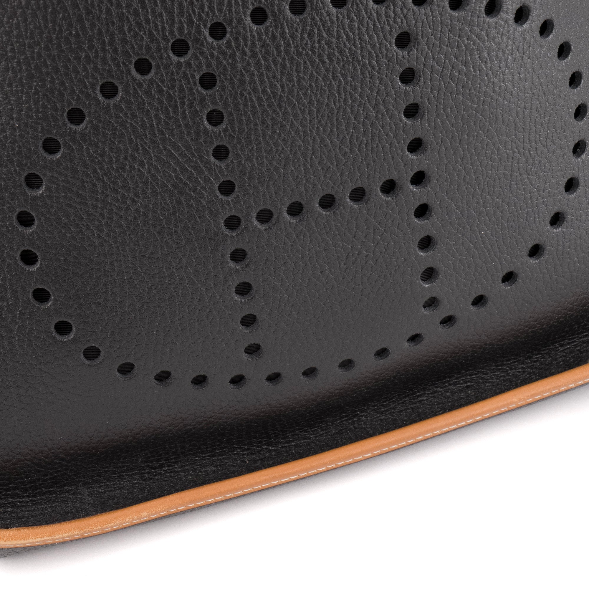 HERMÈS - Sac à bandoulière Evelyne GM Hermès  en cuir noir et marron vintage