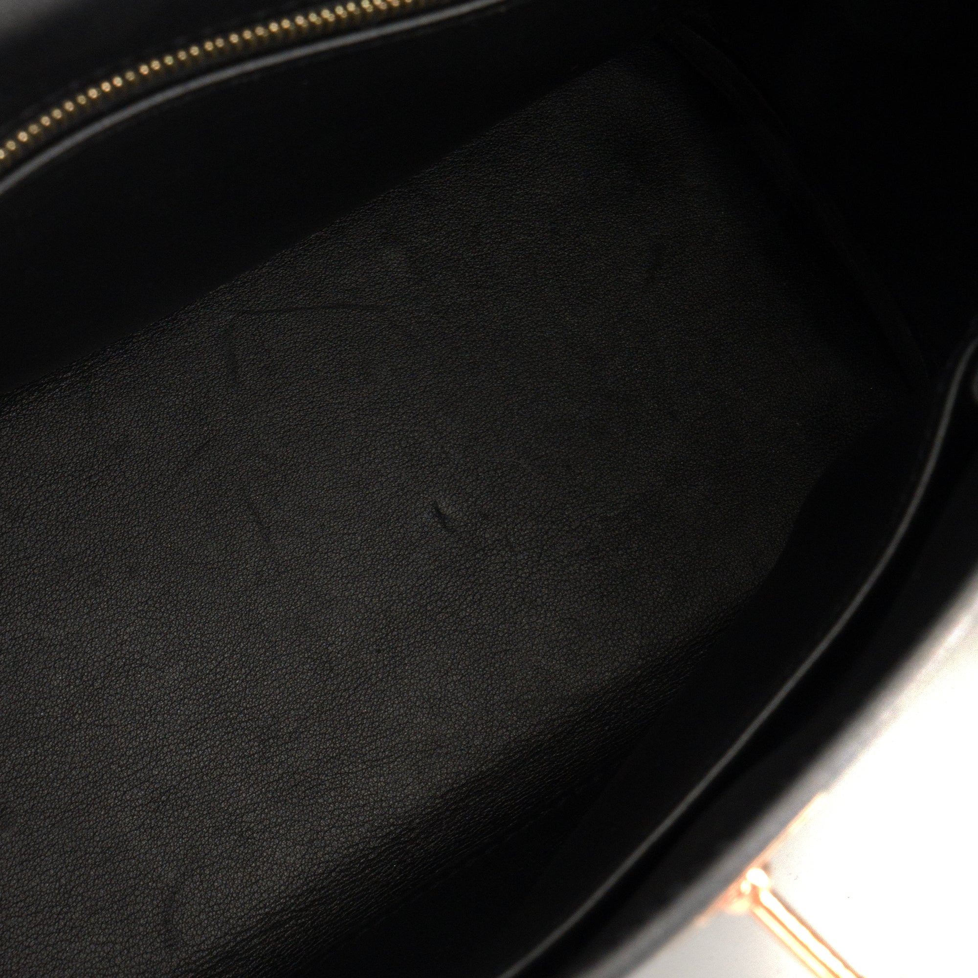 HERMÈS - Sac à bandoulière Kelly 25 Hermès en cuir de veau swift noir HSS