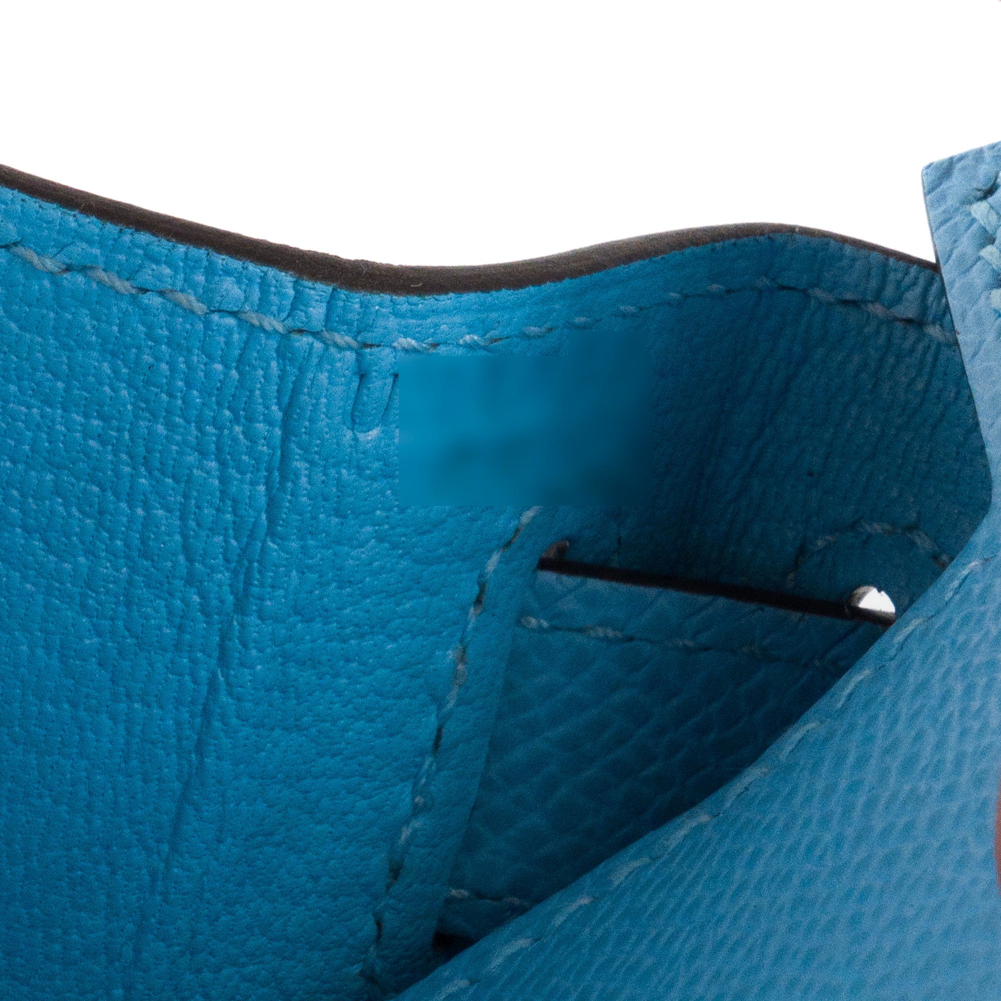 HERMÈS - Sac à bandoulière Kelly 28 Hermès en cuir epsom bleu céleste