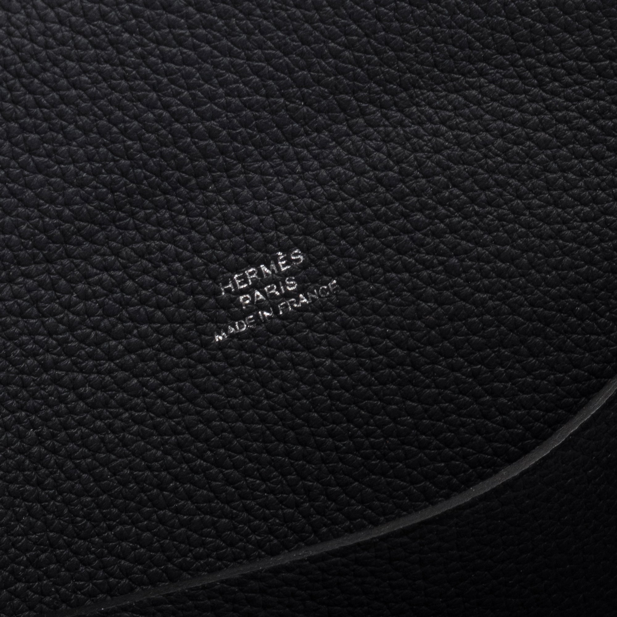 HERMÈS - Sac à bandoulière Videpoches Hermès en cuir togo bleu marine