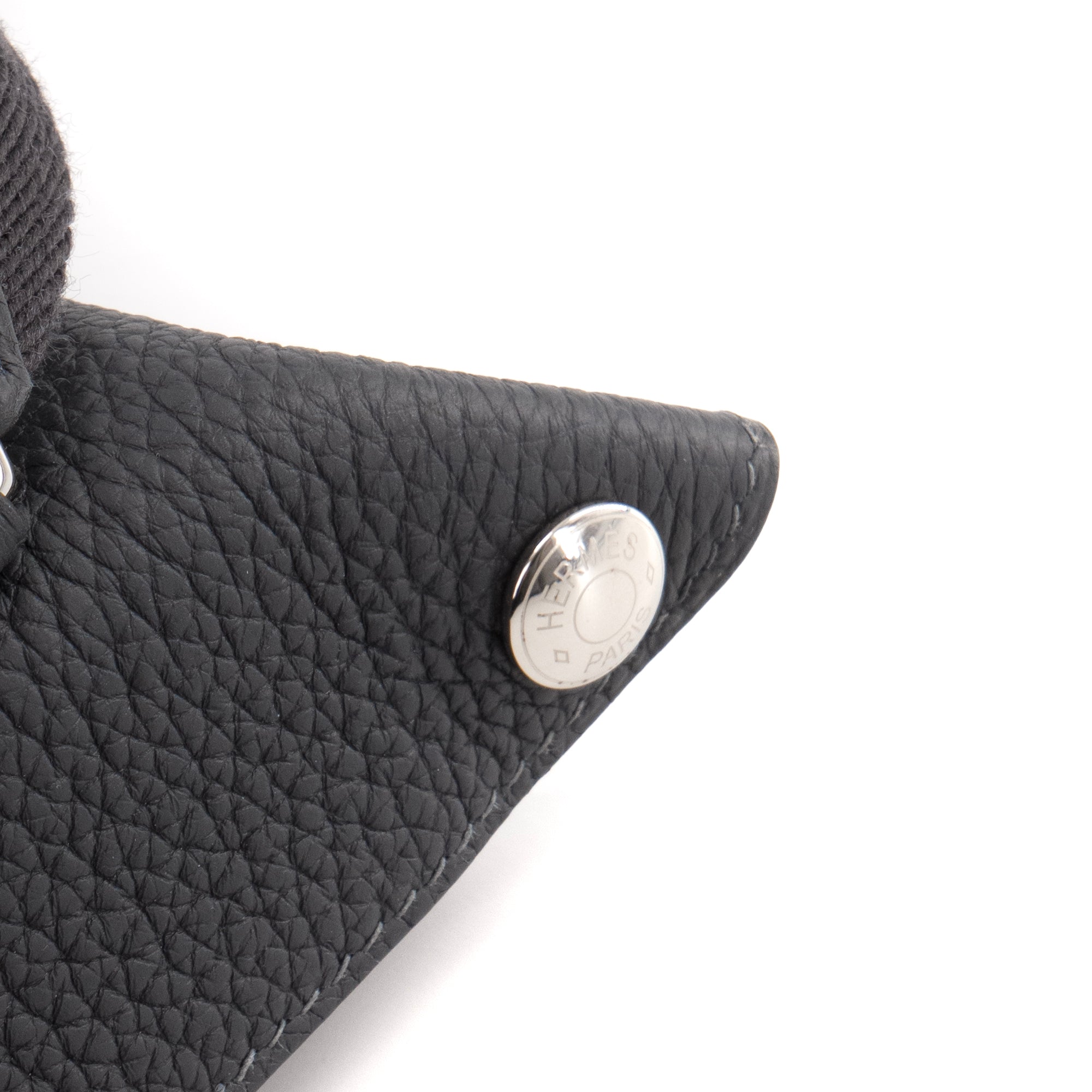 HERMÈS - Sac à bandoulière Videpoches Hermès en cuir togo bleu marine