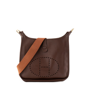 HERMÈS - Sac à épaule Evelyne GM Hermès en cuir Epsom marron vintage