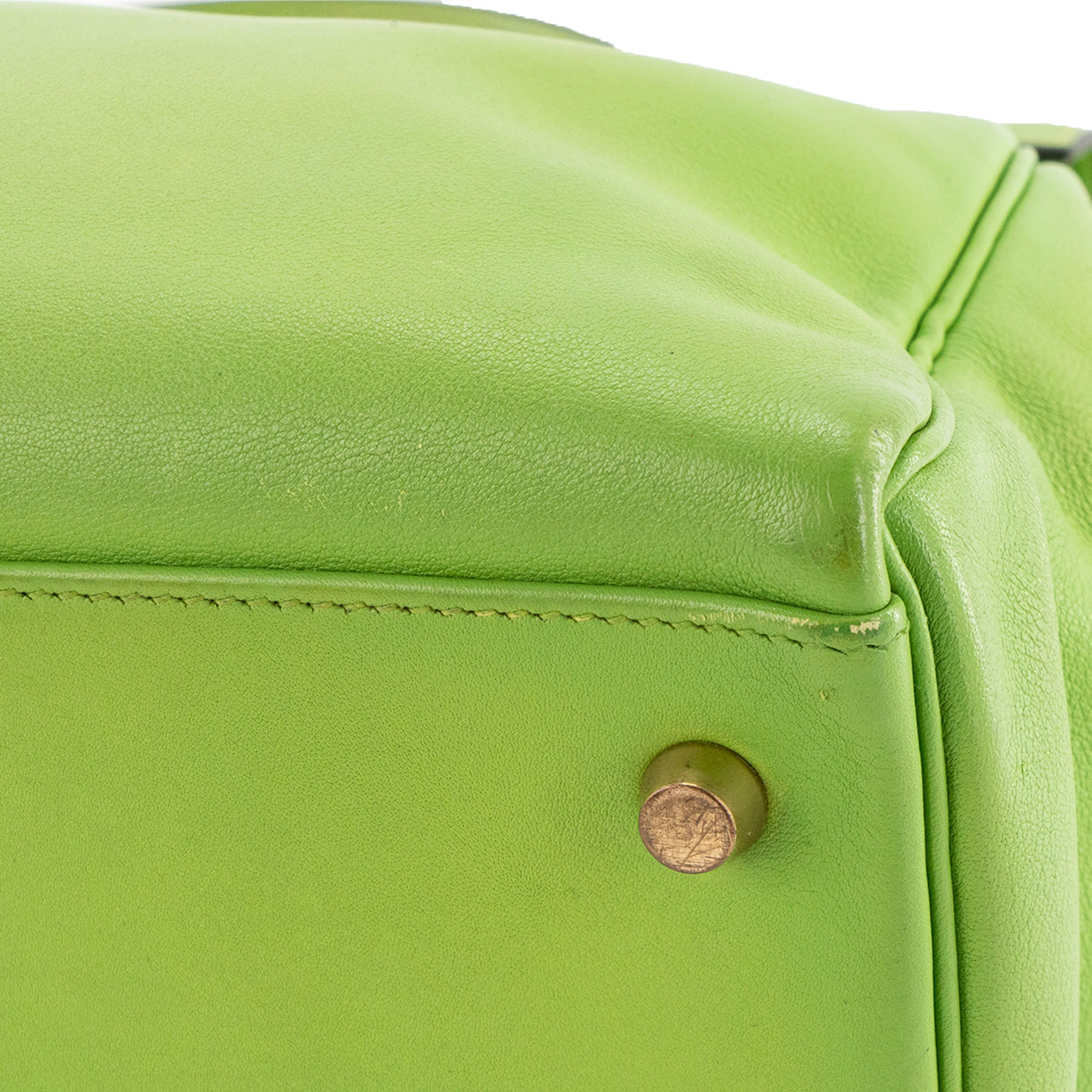 HERMÈS - Sac à épaule Kelly 35 Hermès en cuir lisse swift vert