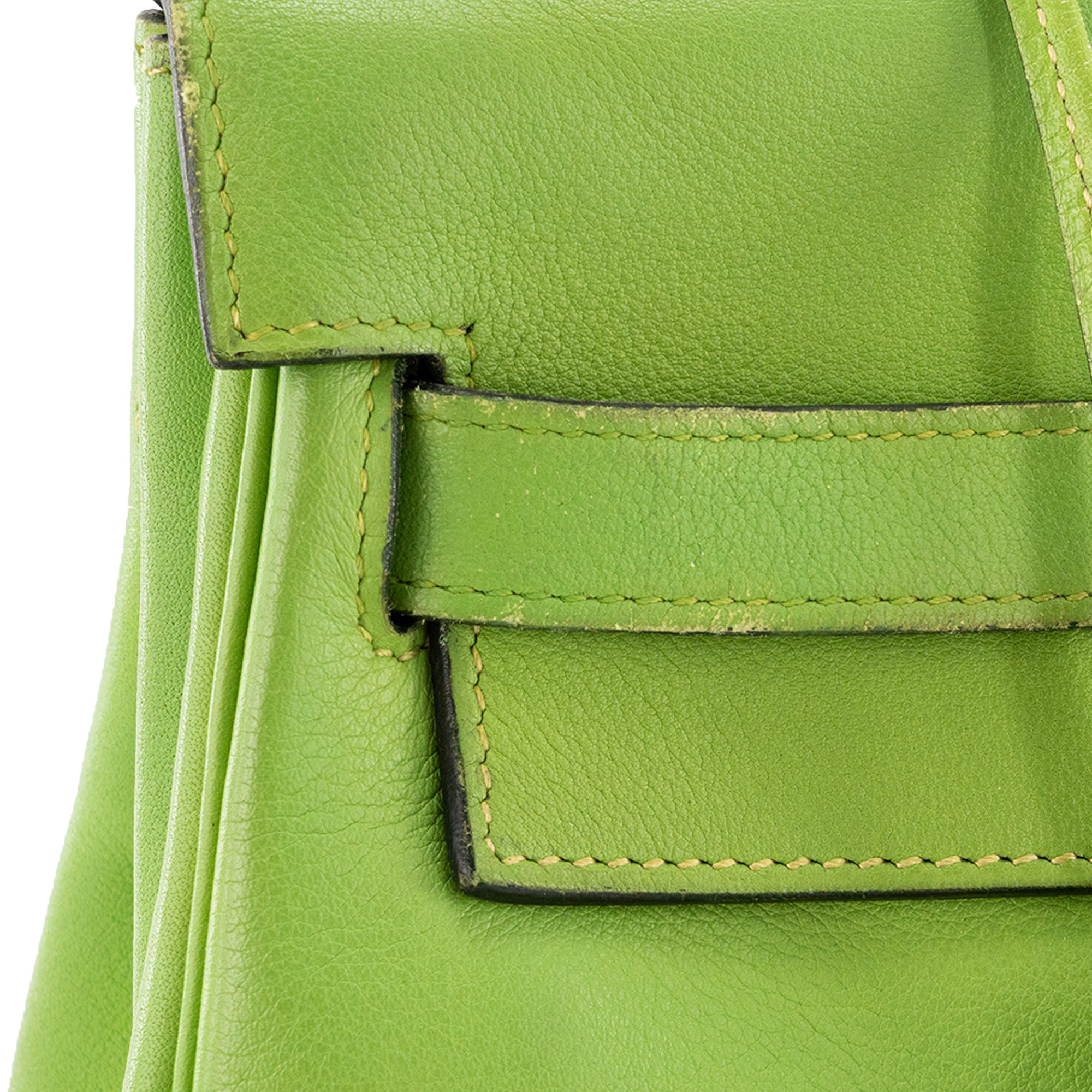 HERMÈS - Sac à épaule Kelly 35 Hermès en cuir lisse swift vert
