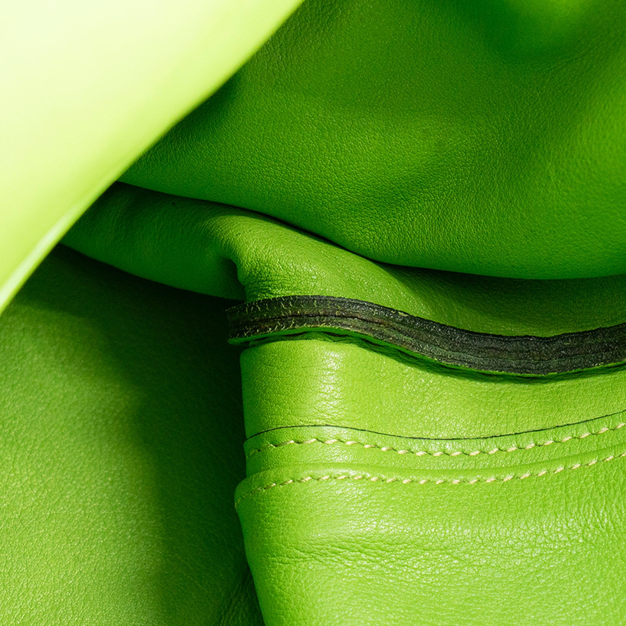 HERMÈS - Sac à épaule Kelly 35 Hermès en cuir lisse swift vert