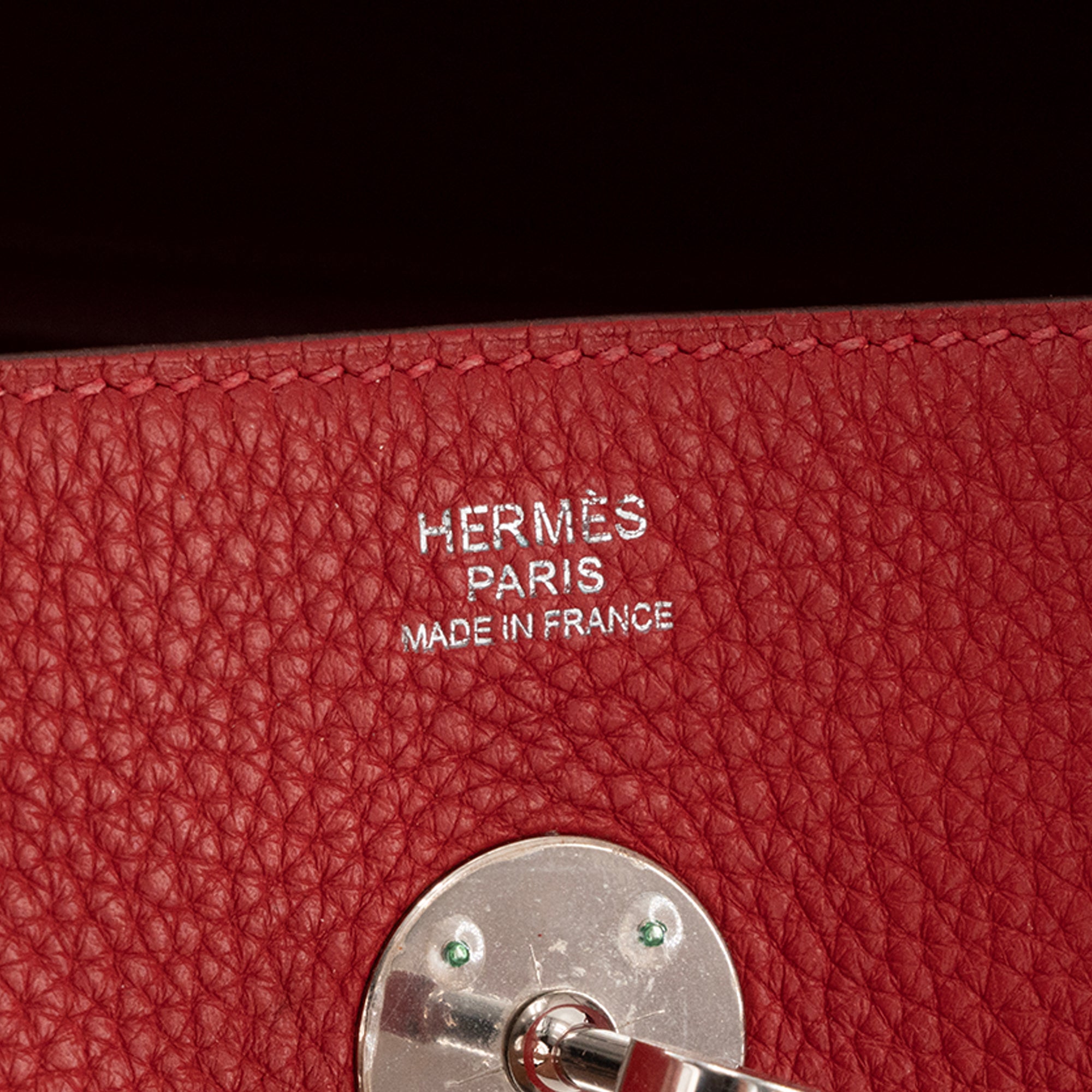 HERMÈS - Sac à épaule Lindy 30 Hermès en cuir togo rouge