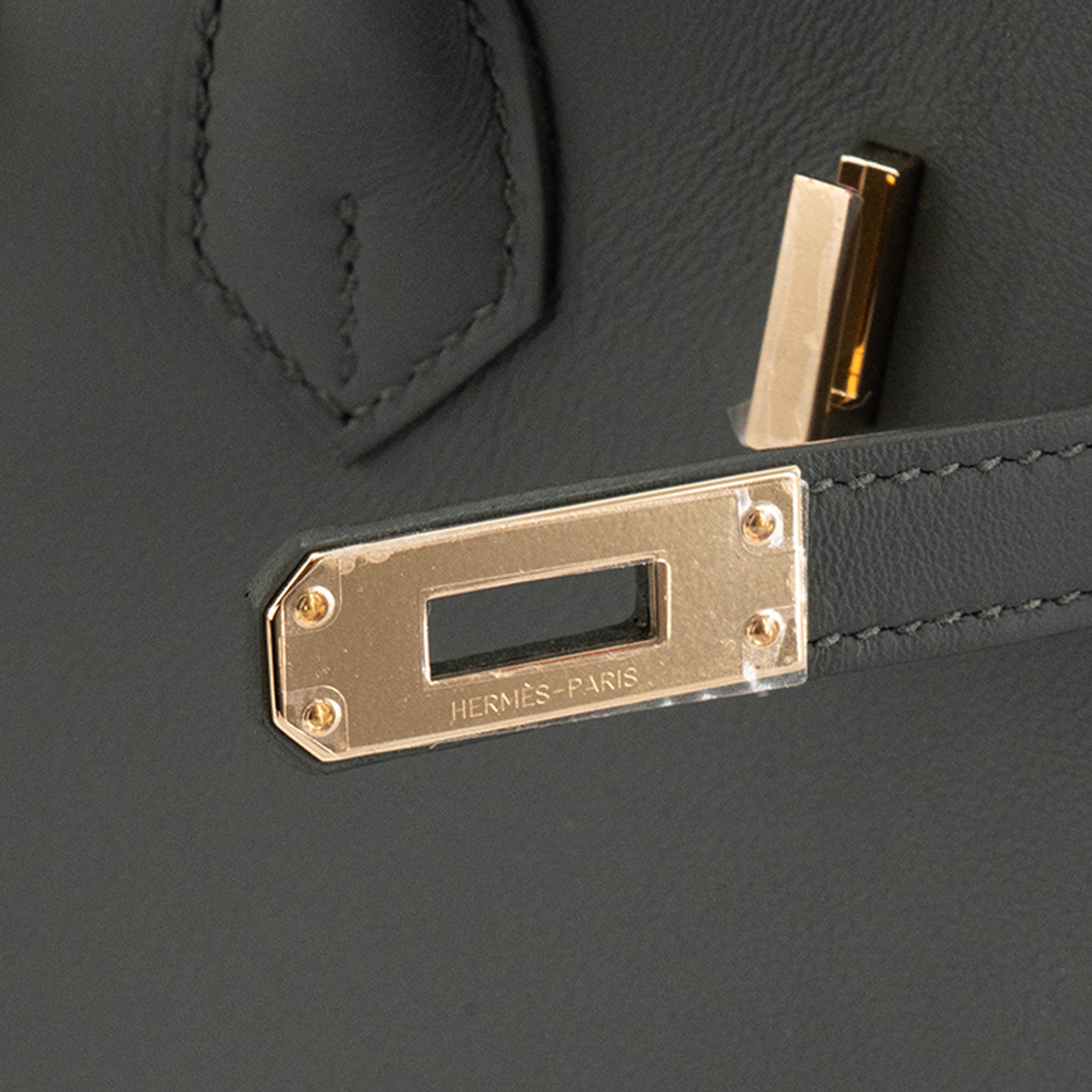 HERMÈS - Sac à main Birkin 25 Hermès en cuir swift vert mangrove