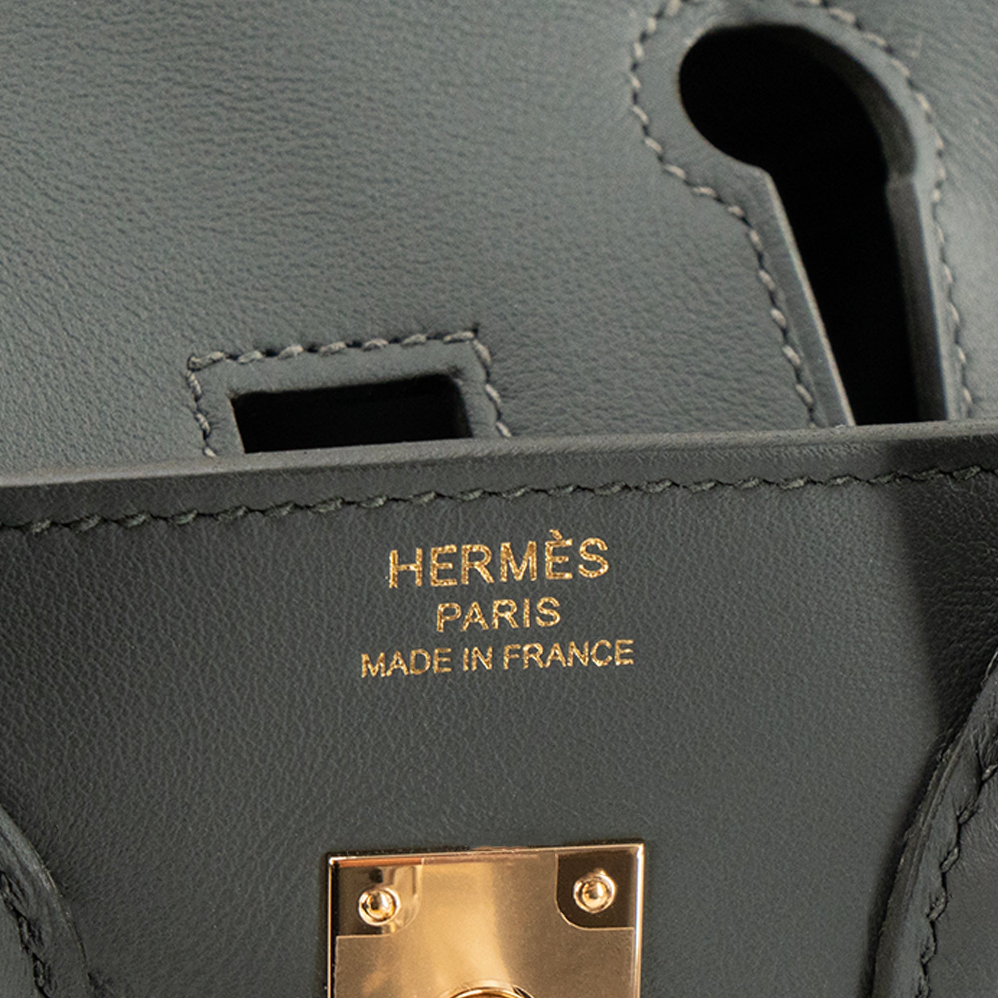 HERMÈS - Sac à main Birkin 25 Hermès en cuir swift vert mangrove