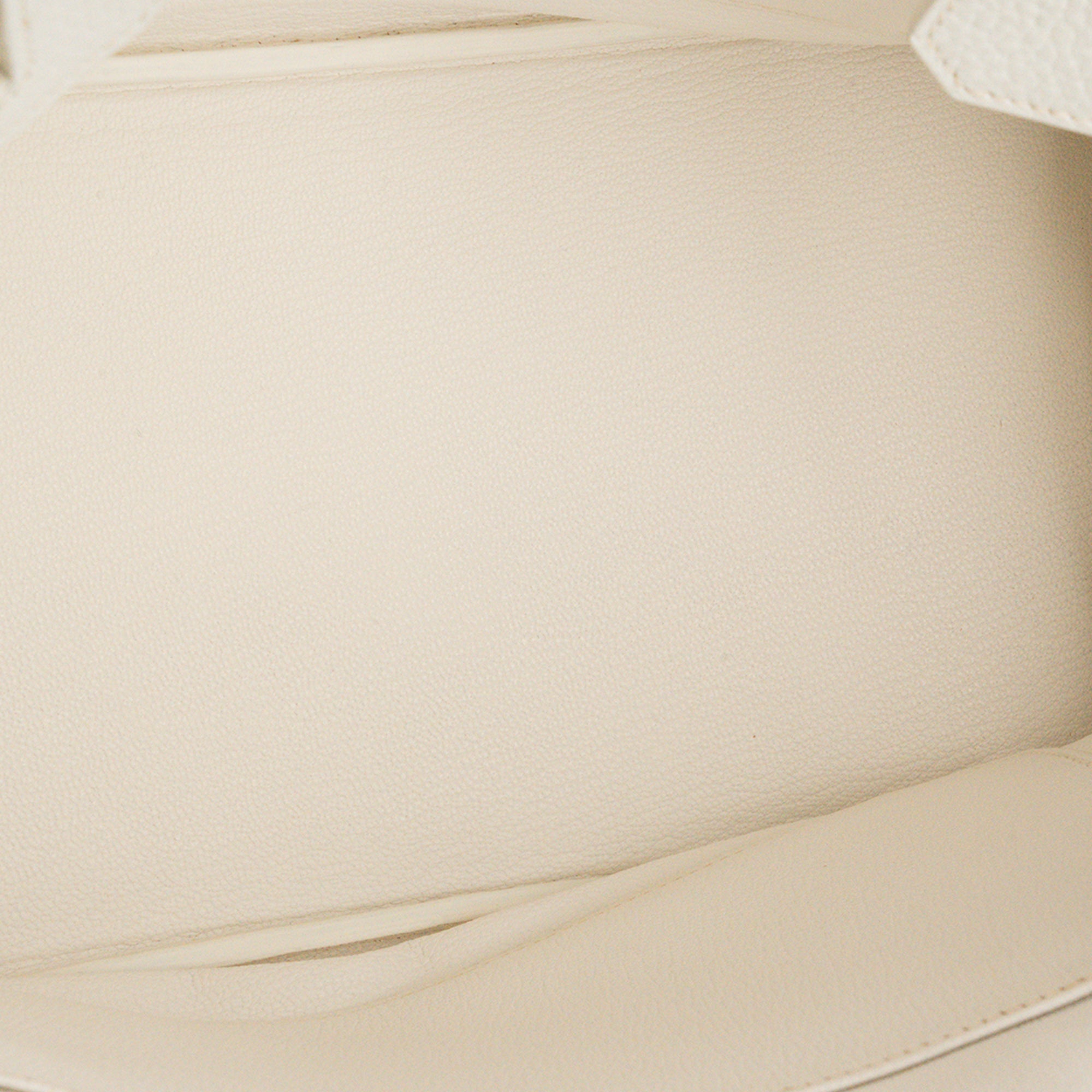 HERMÈS - Sac à main Birkin 30 Hermès en cuir togo blanc