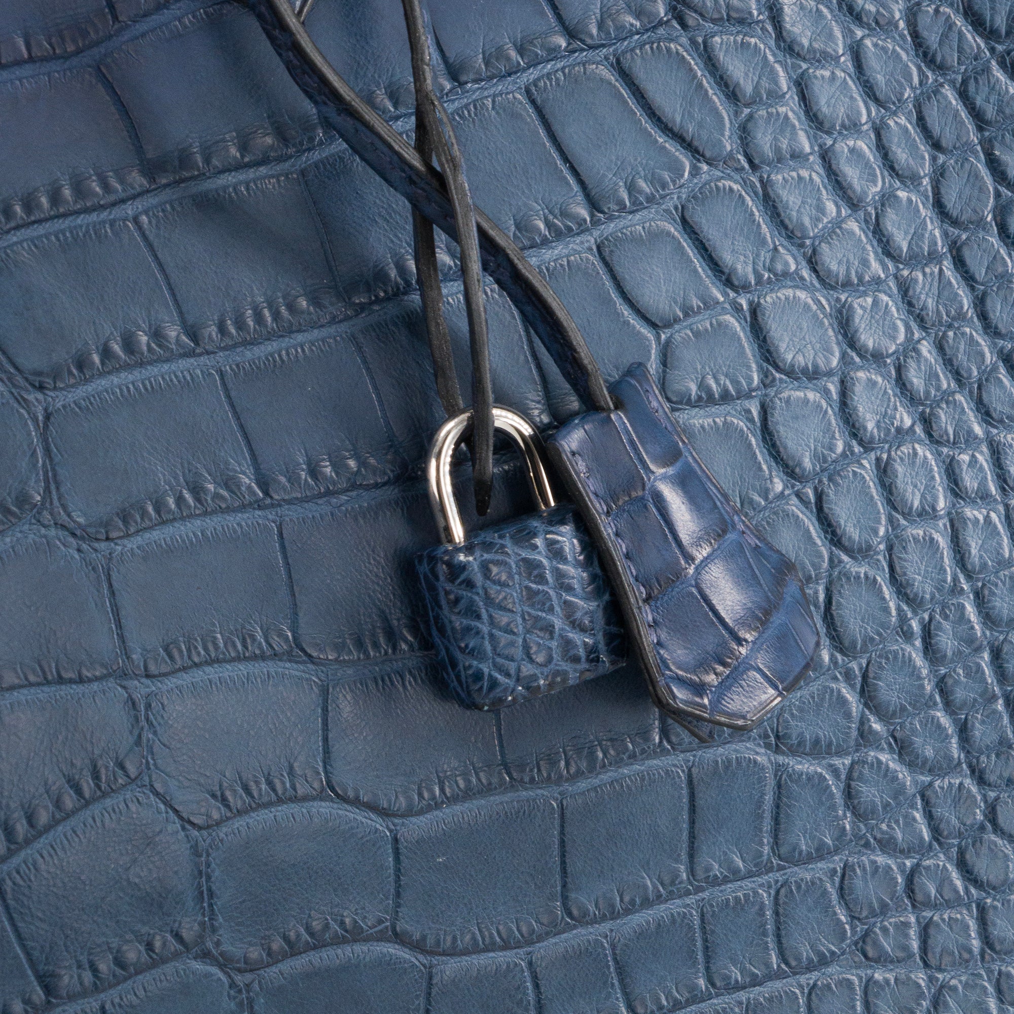 HERMÈS - Sac à main Birkin 35 Hermès en cuir exotique crocodile bleu