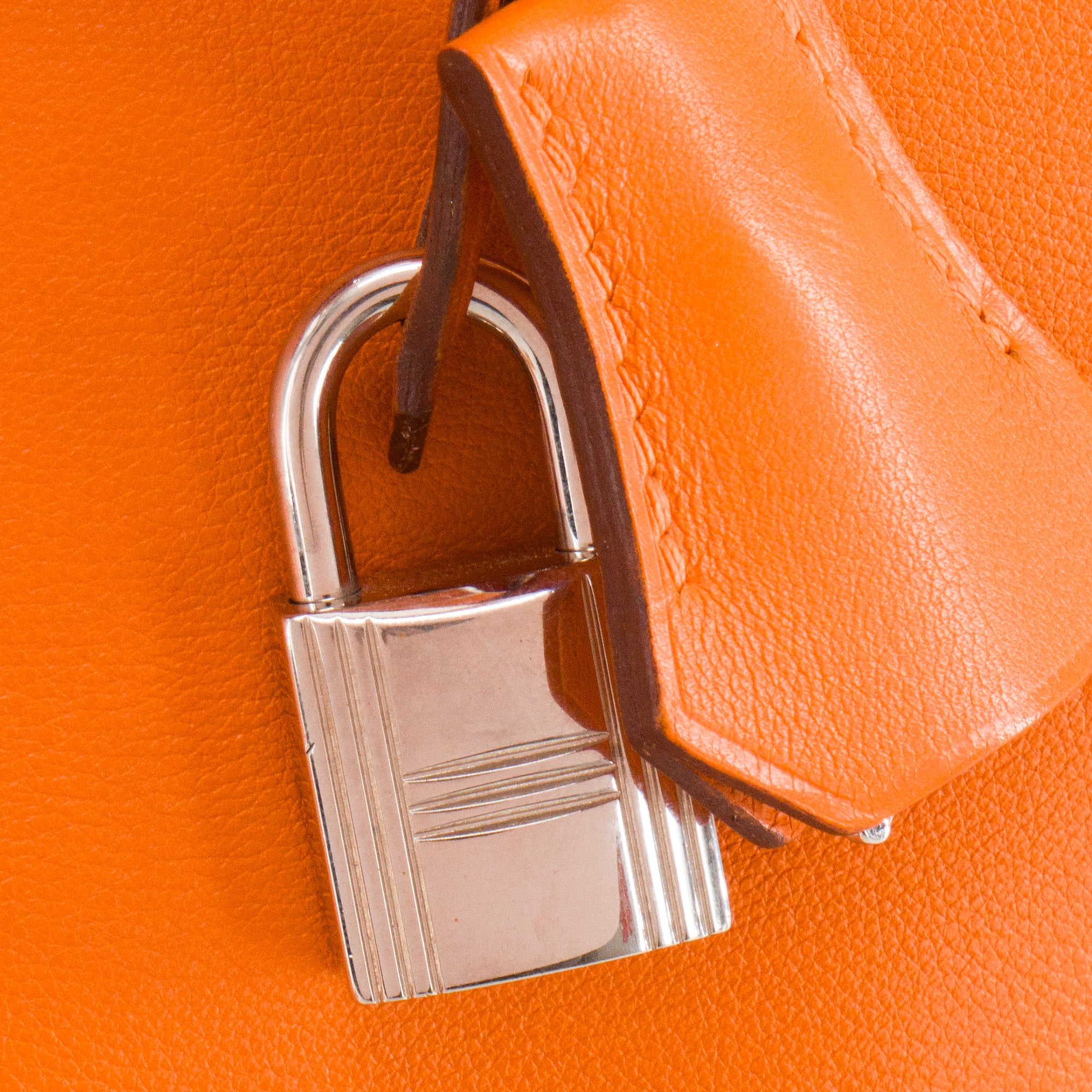 HERMÈS - Sac à main Birkin 35 Hermès en cuir swift orange H