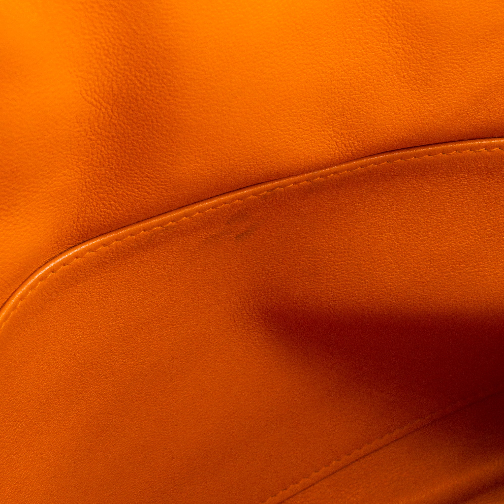 HERMÈS - Sac à main Birkin 35 Hermès en cuir swift orange H