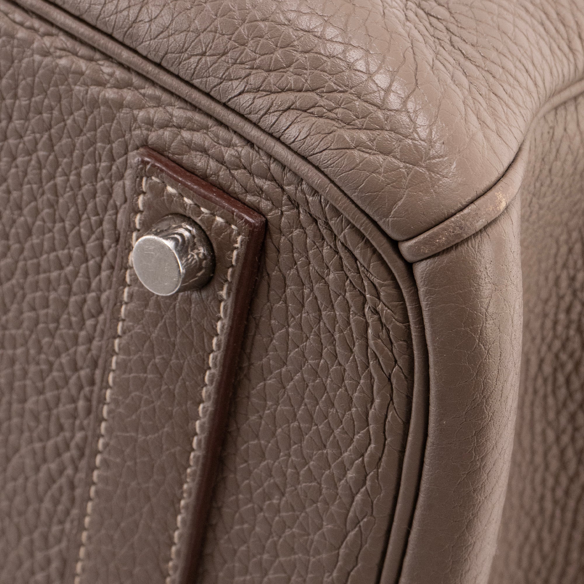HERMÈS - Sac à main Birkin 40 Hermès en cuir taurillon clémence étoupe