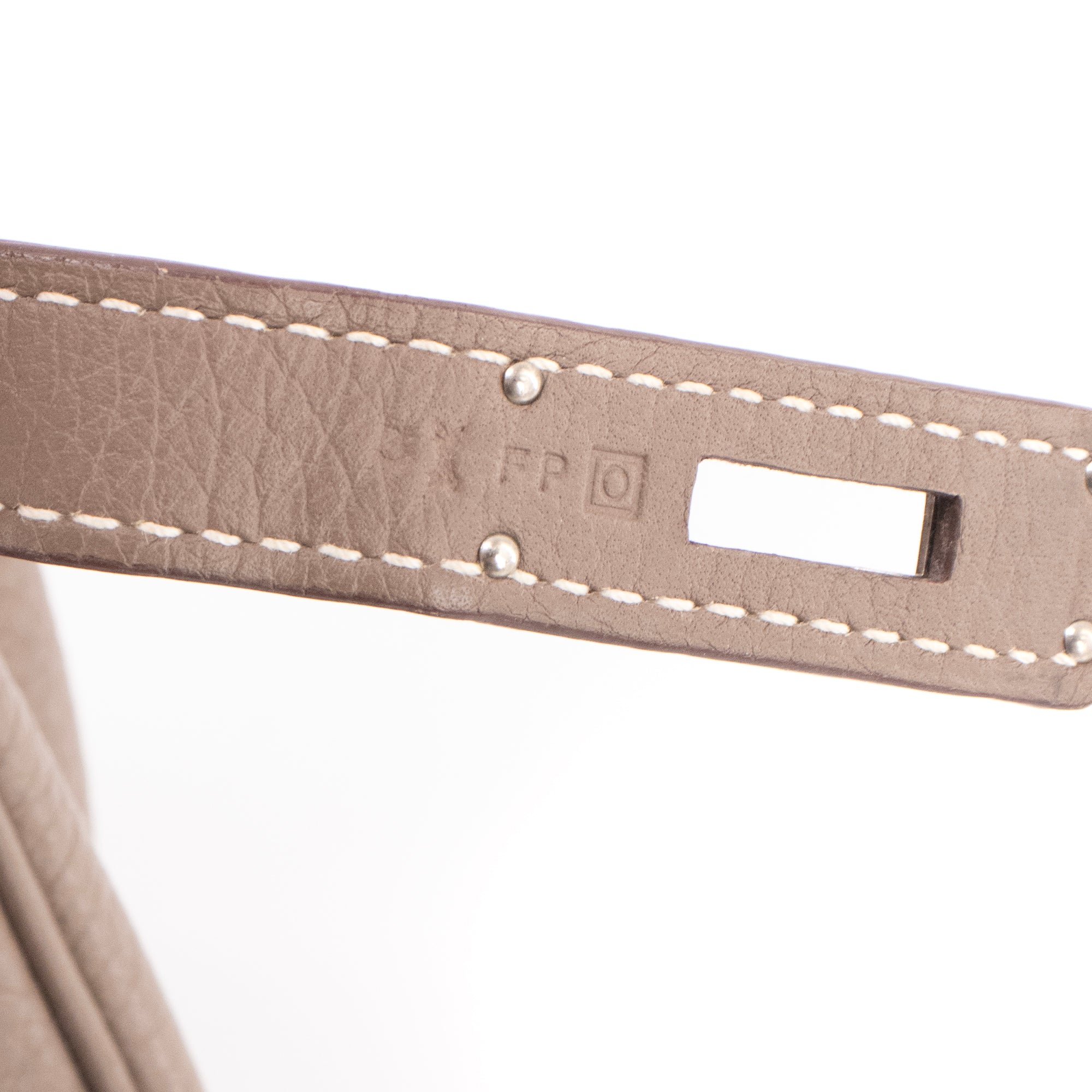 HERMÈS - Sac à main Birkin 40 Hermès en cuir taurillon clémence étoupe
