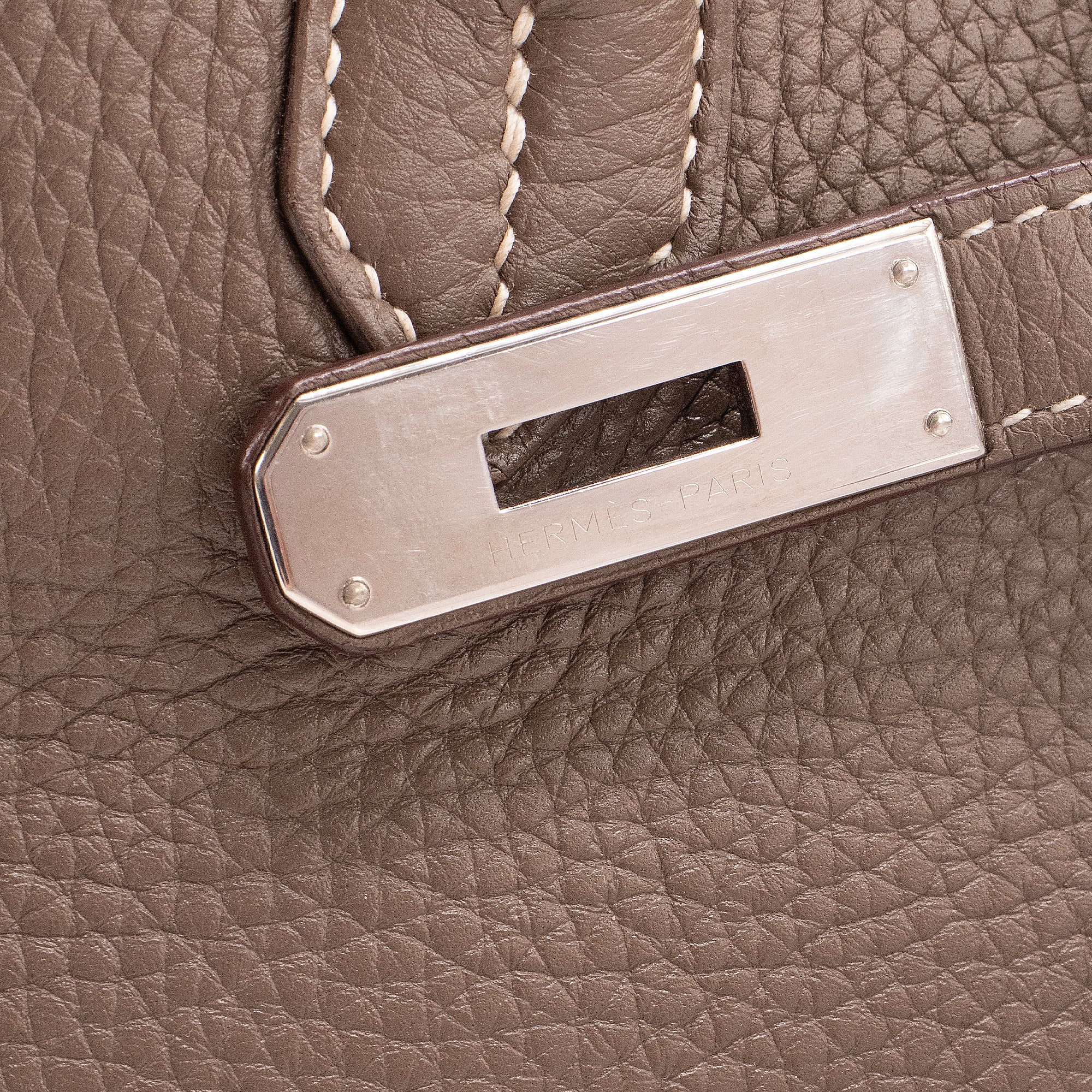 HERMÈS - Sac à main Birkin 40 Hermès en cuir taurillon clémence étoupe