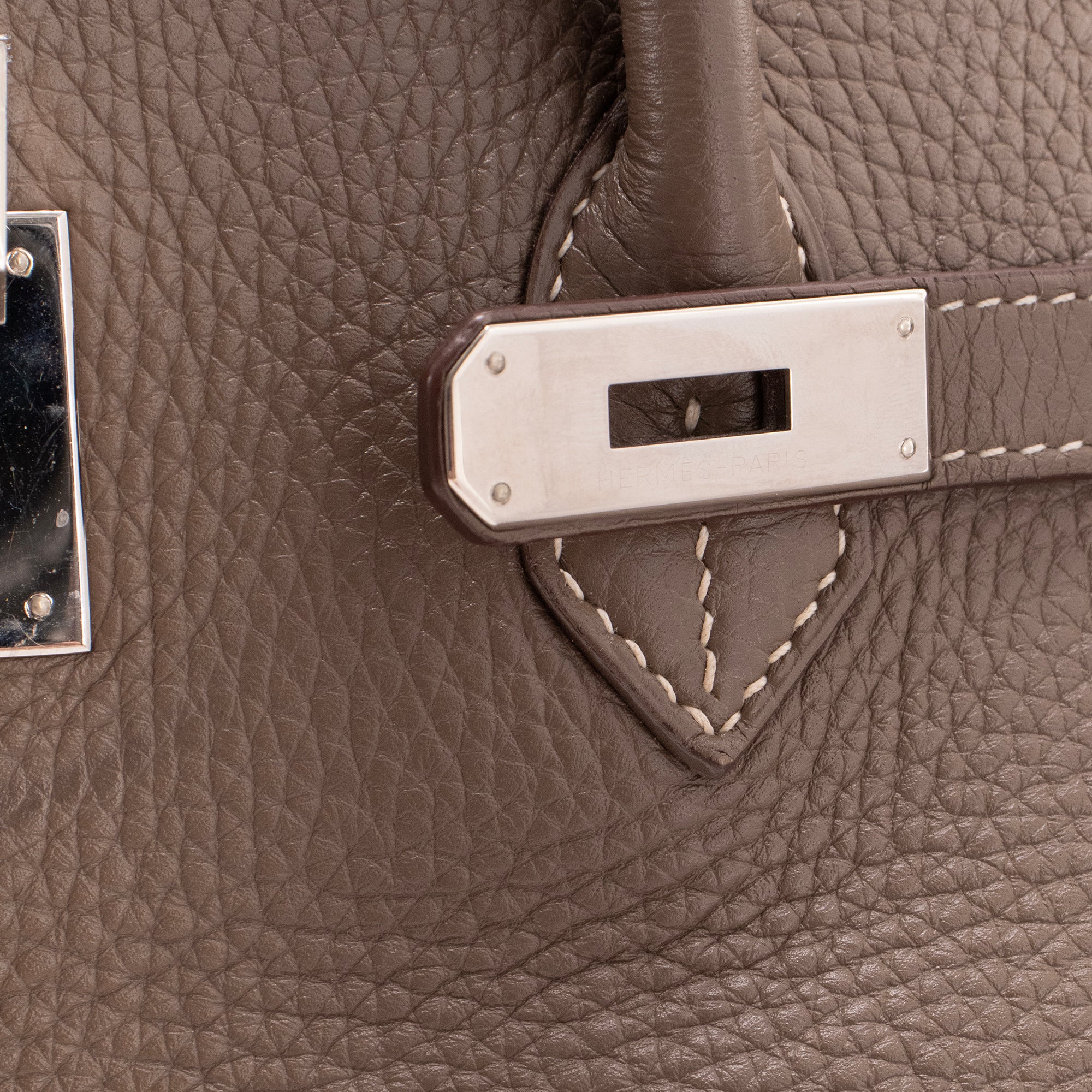 HERMÈS - Sac à main Birkin 40 Hermès en cuir taurillon clémence étoupe