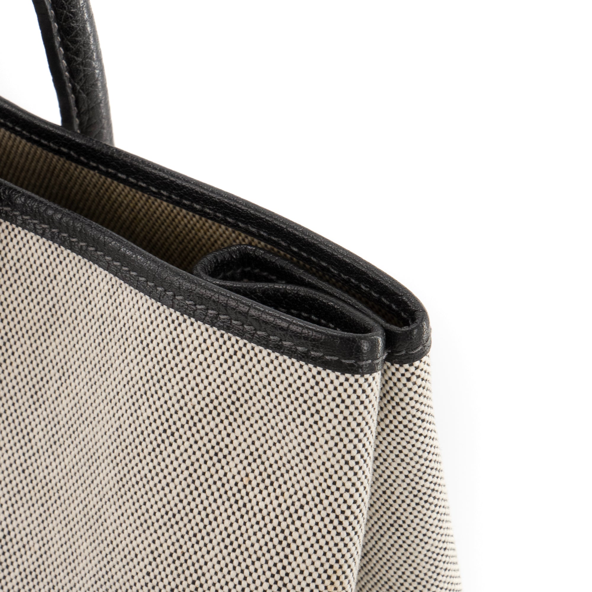 HERMÈS - Sac à main Garden Party Hermès en toile grise et cuir noir
