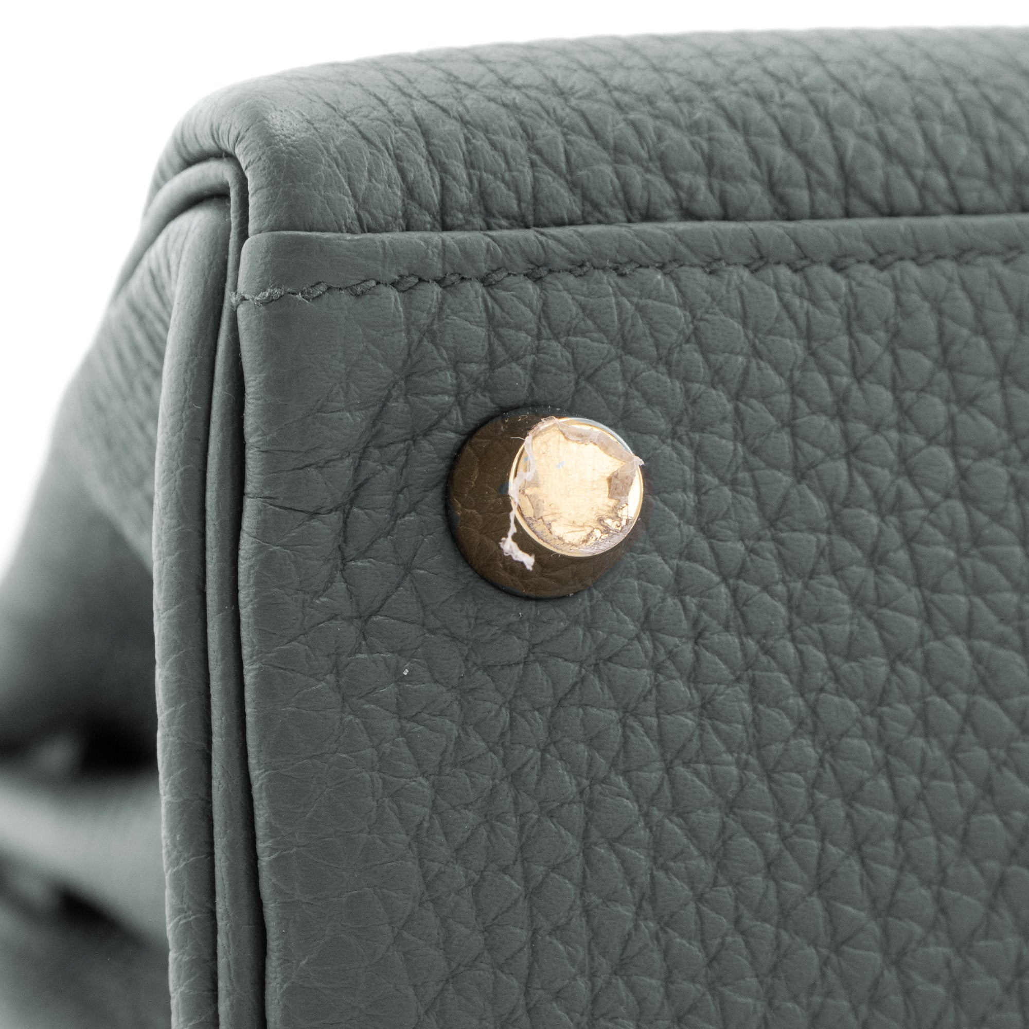 HERMÈS - Sac à bandoulière Kelly 25 Hermès en cuir togo vert amande