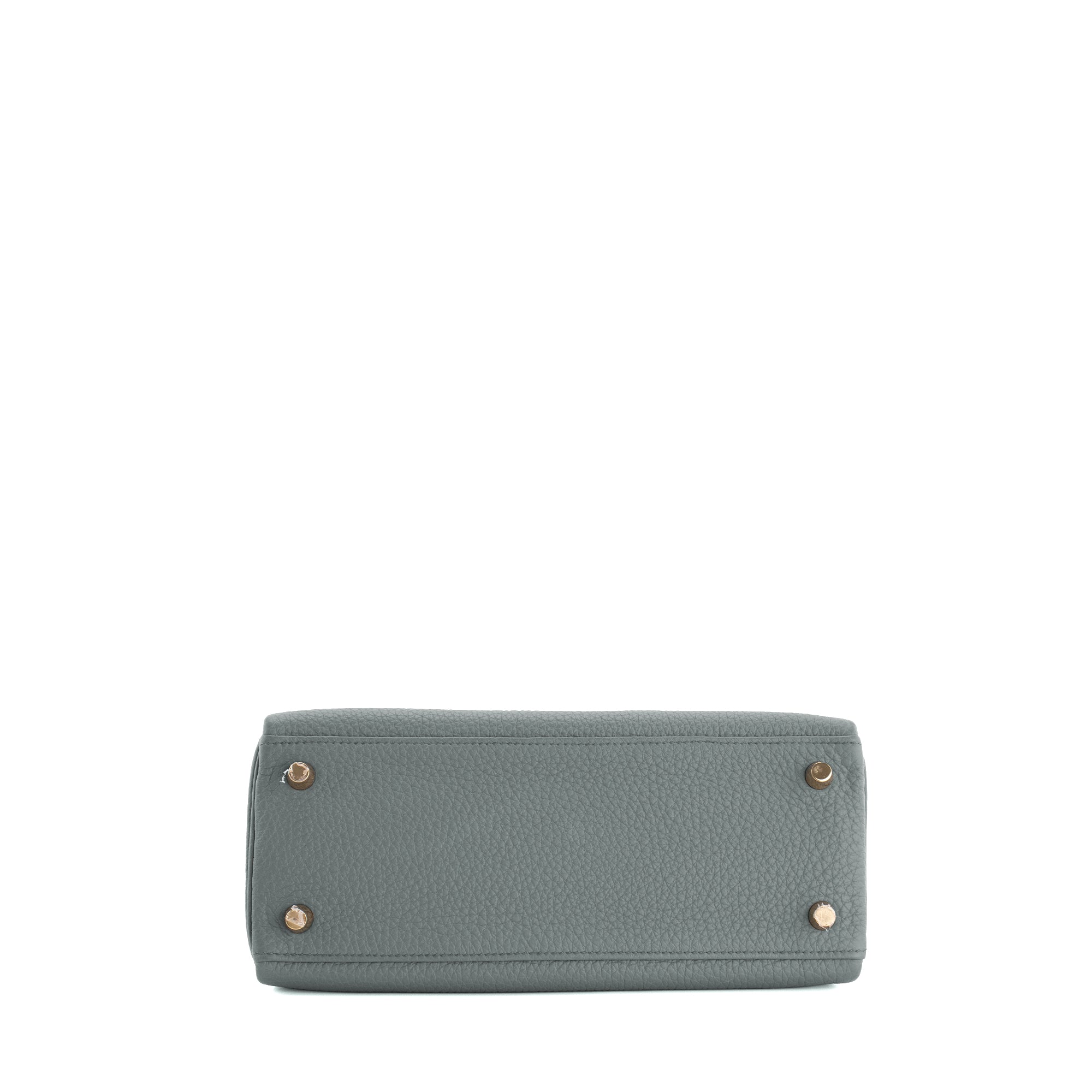 HERMÈS - Sac à bandoulière Kelly 25 Hermès en cuir togo vert amande