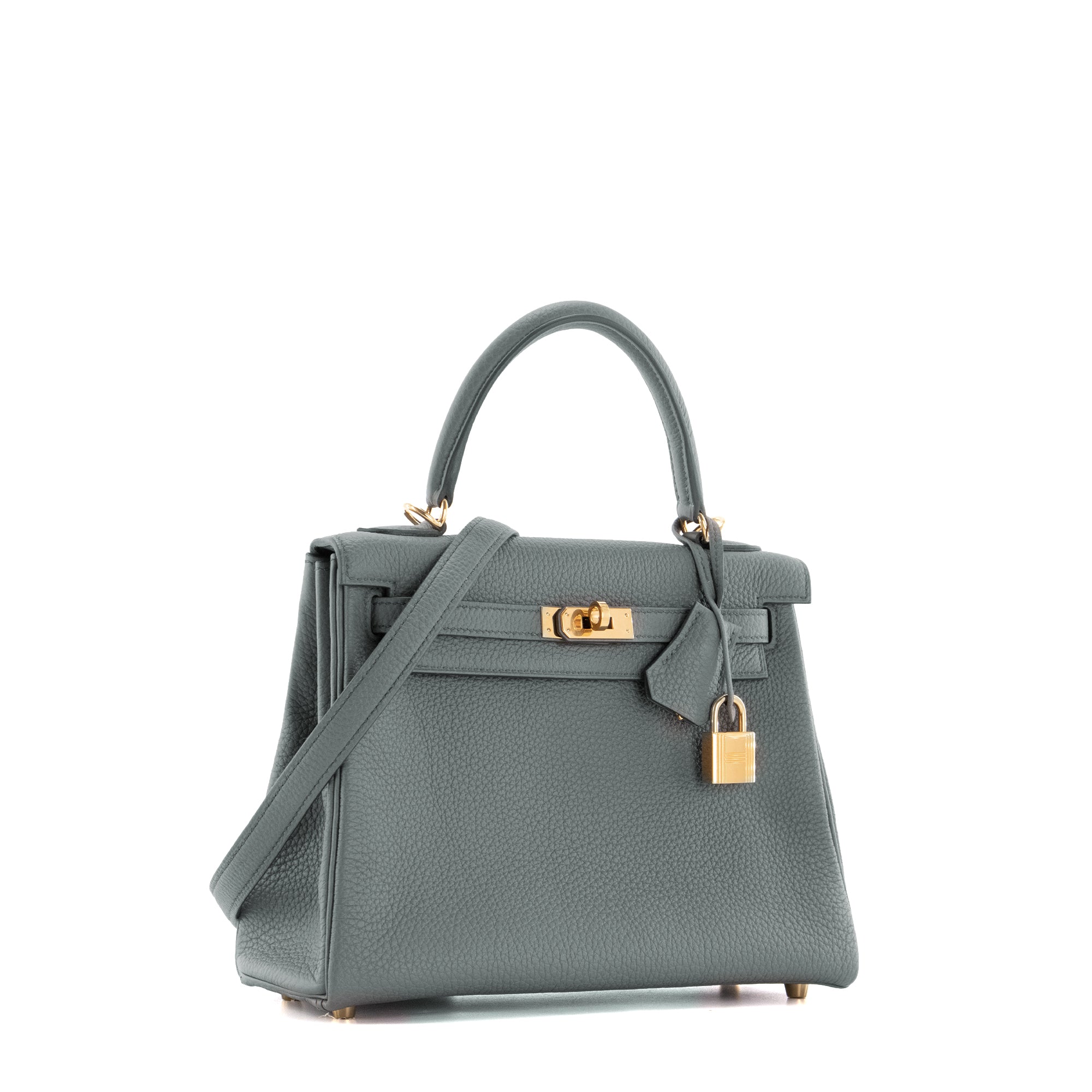 HERMÈS - Sac à bandoulière Kelly 25 Hermès en cuir togo vert amande