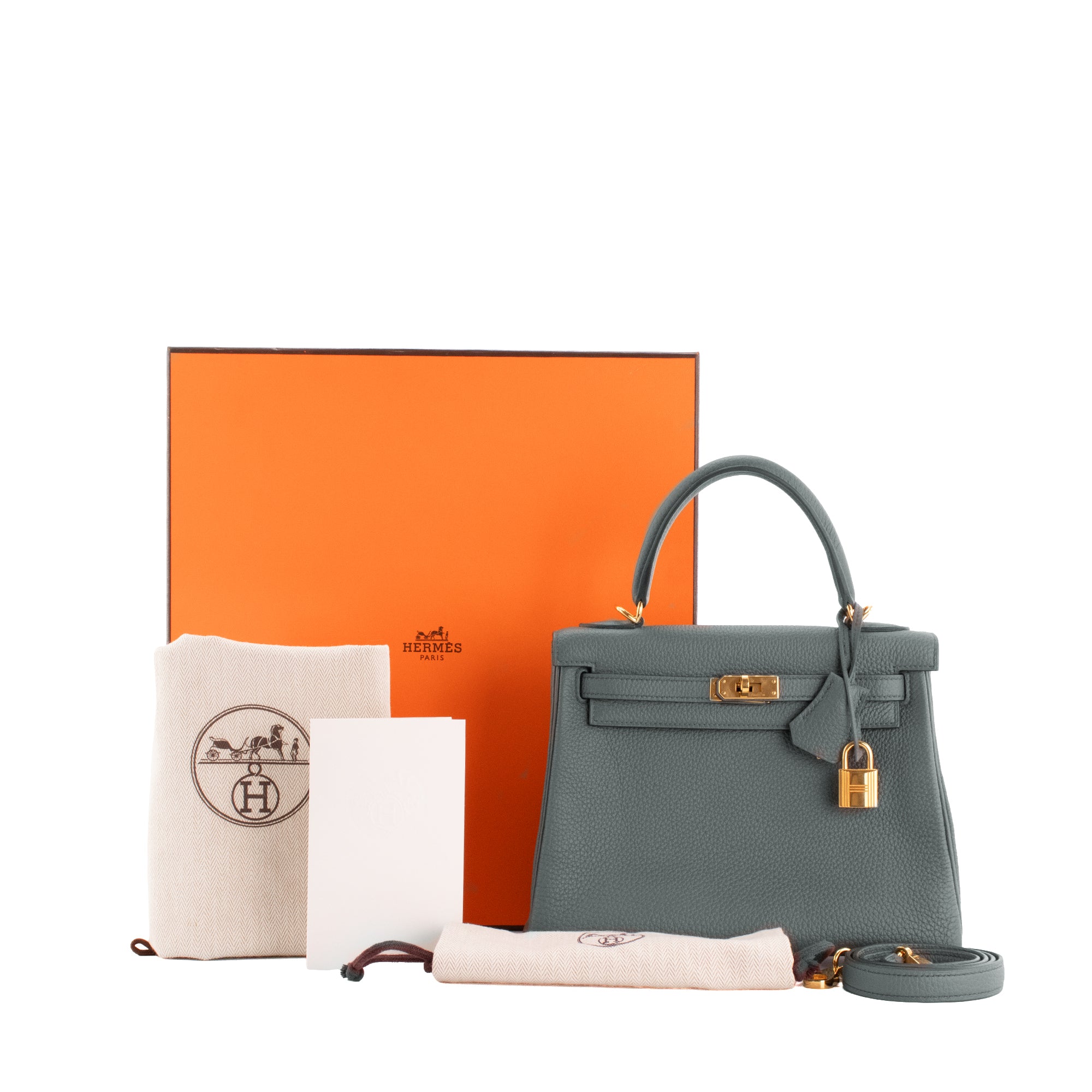 HERMÈS - Sac à bandoulière Kelly 25 Hermès en cuir togo vert amande