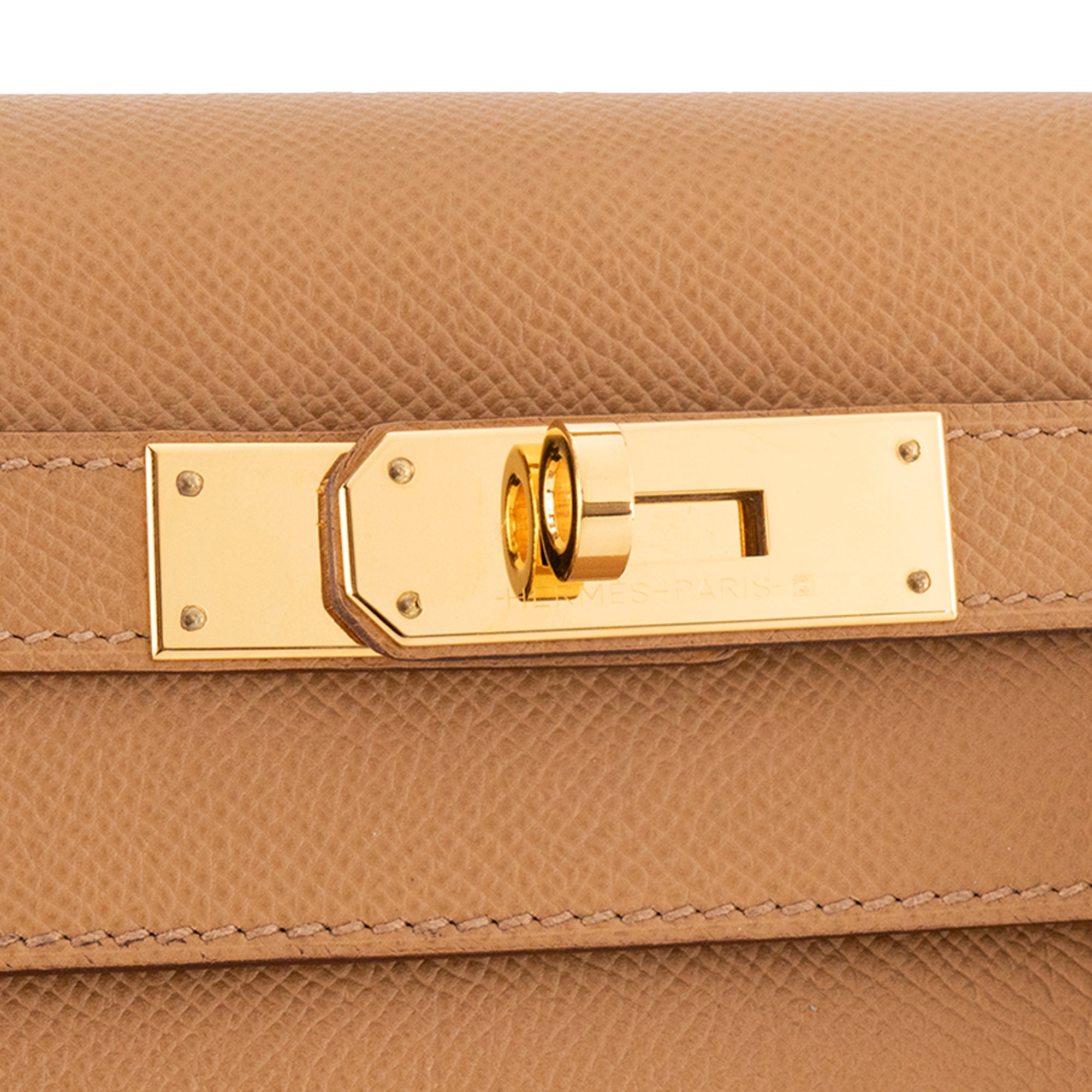 HERMÈS - Sac à main Kelly 28 Hermès en cuir epsom biscuit sellier