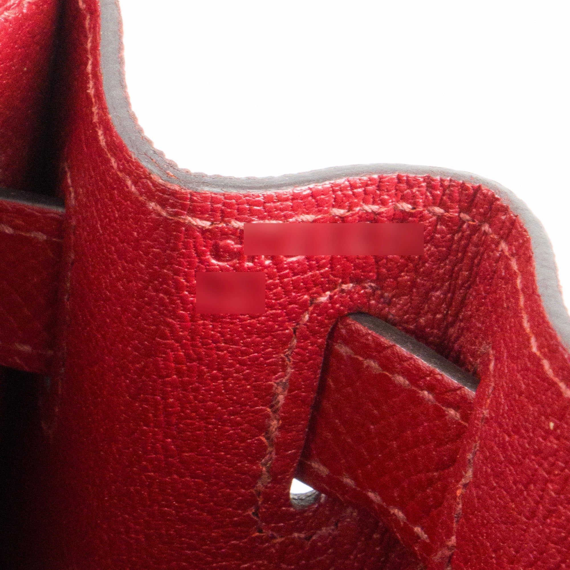 HERMÈS - Sac à bandoulière Kelly 28 Hermès en cuir epsom rouge grenat