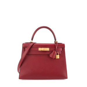HERMÈS - Sac à bandoulière Kelly 28 Hermès en cuir epsom rouge grenat