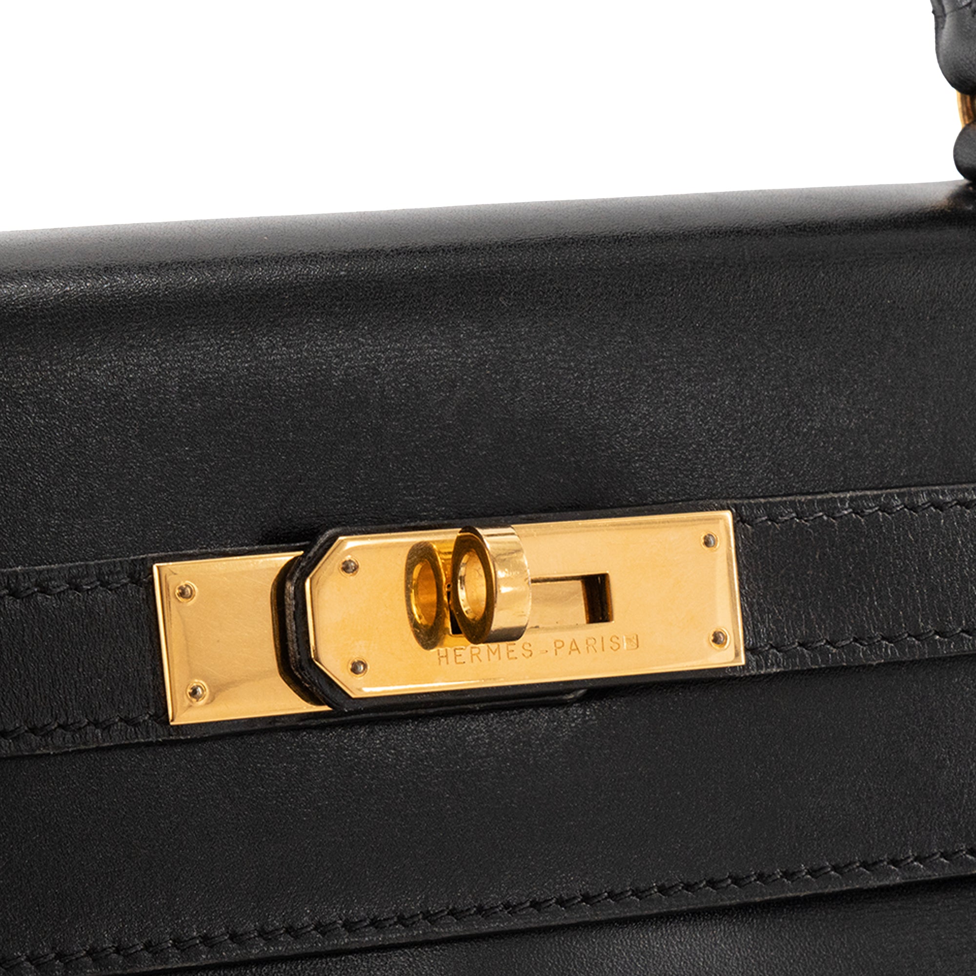 HERMÈS - Sac à main Kelly 32 Hermès en cuir box noir vintage