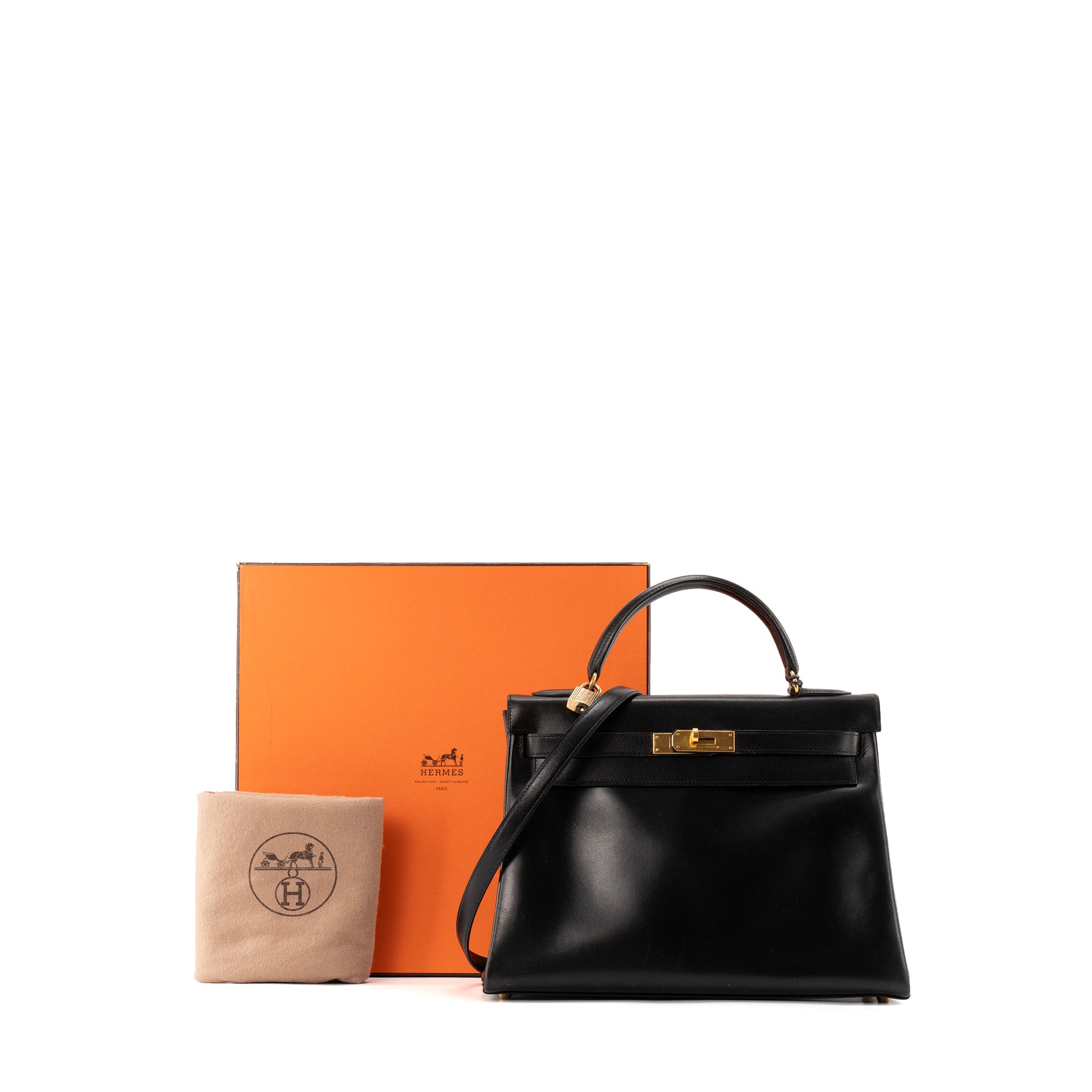 HERMÈS - Sac à main Kelly 32 Hermès en cuir box noir vintage