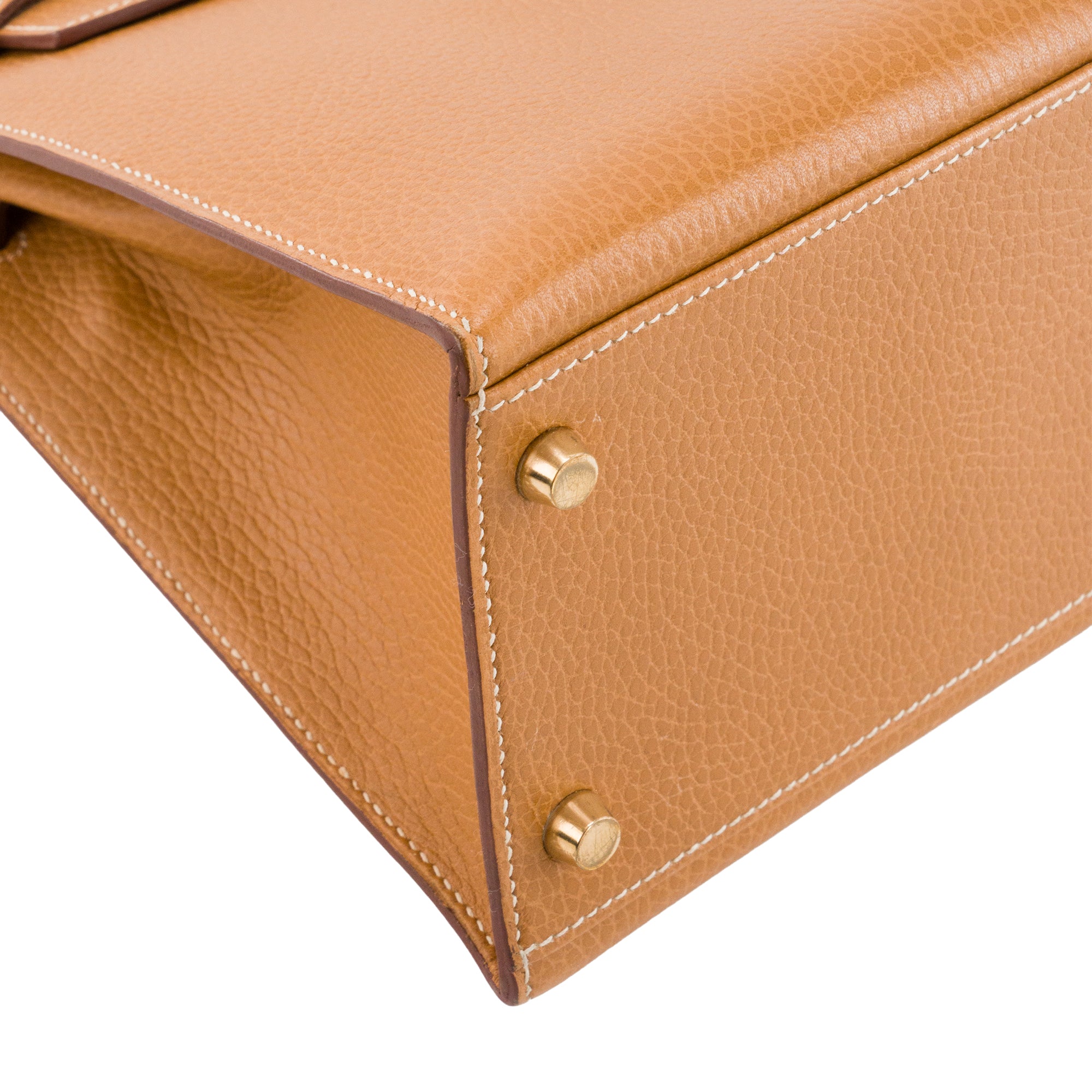 HERMÈS - Sac à main Kelly 32 Hermès en cuir ardennes marron gold vintage
