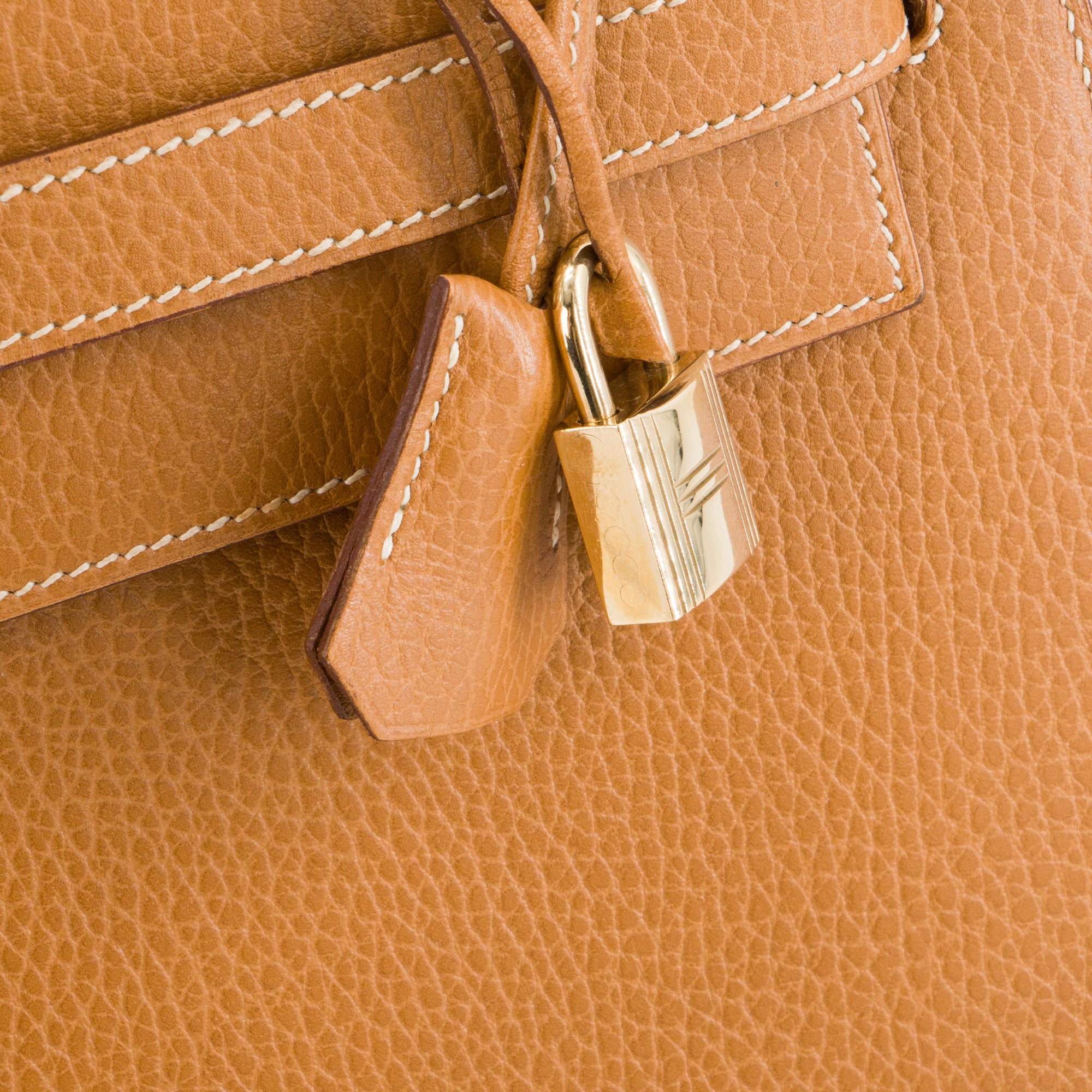 HERMÈS - Sac à main Kelly 32 Hermès en cuir ardennes marron gold vintage