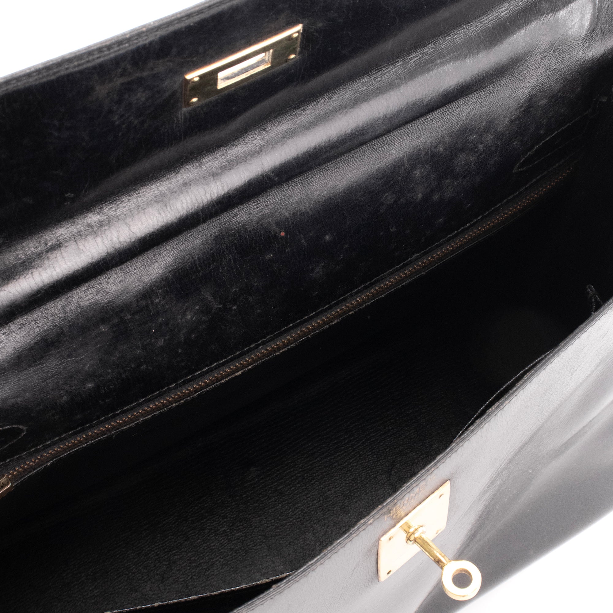 HERMÈS - Sac à main Kelly 32 Hermès en cuir box noir vintage