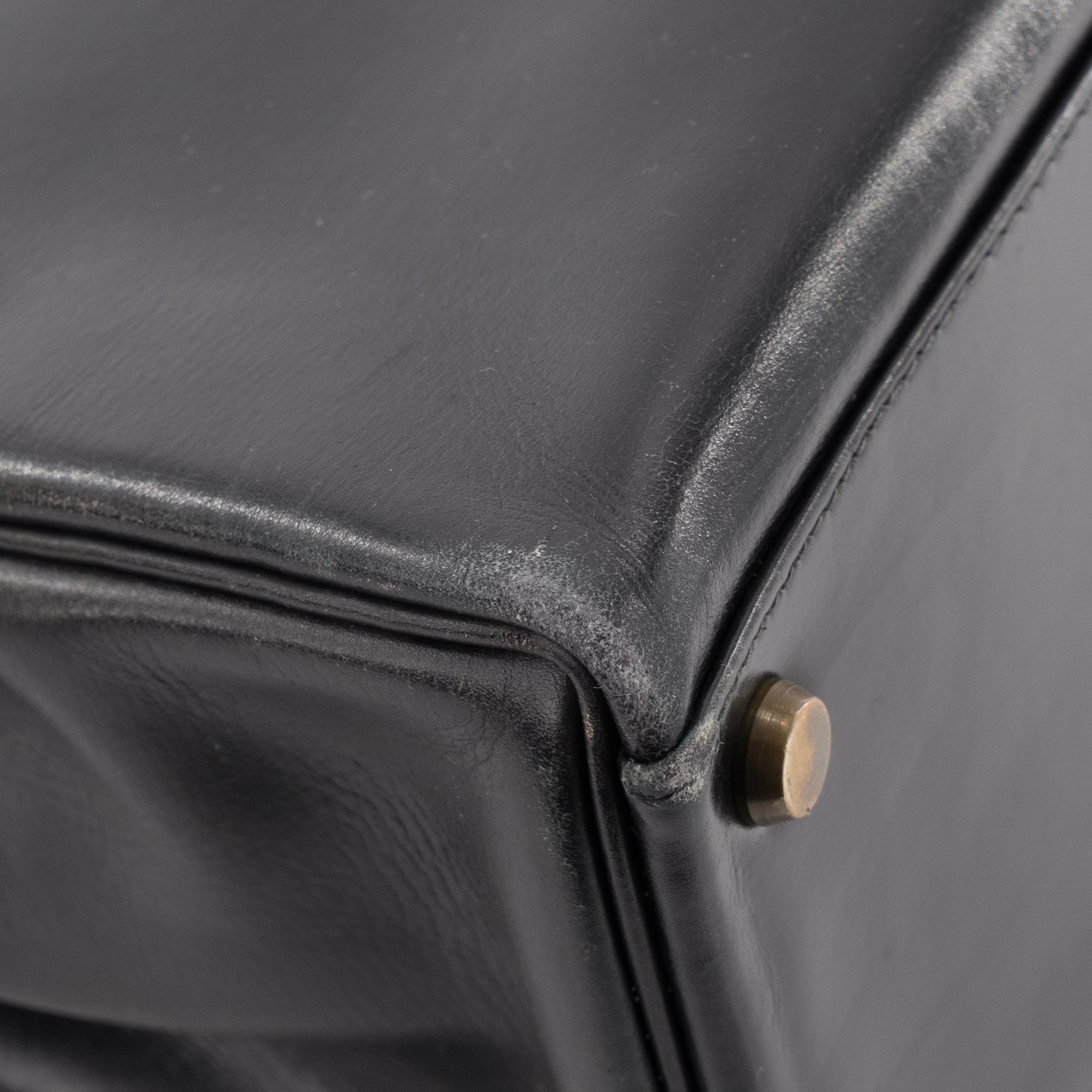 HERMÈS - Sac à main Kelly 32 Hermès en cuir box noir vintage