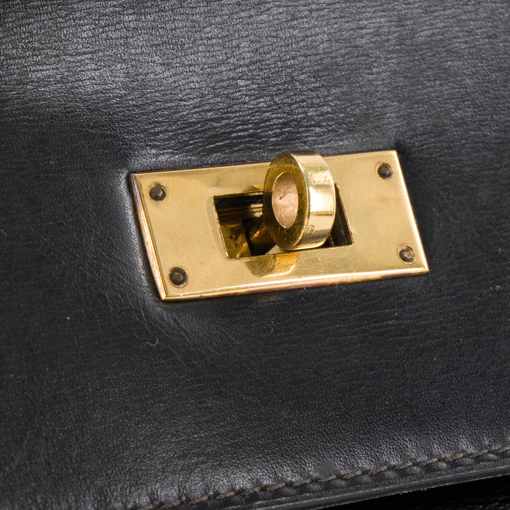 HERMÈS - Sac à main Kelly 32 Hermès en cuir box noir vintage