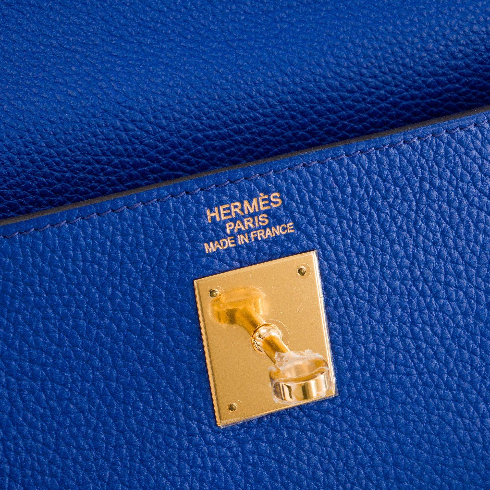 HERMÈS - Sac à main Kelly 35 Hermès en cuir clémence couleur bleu roi