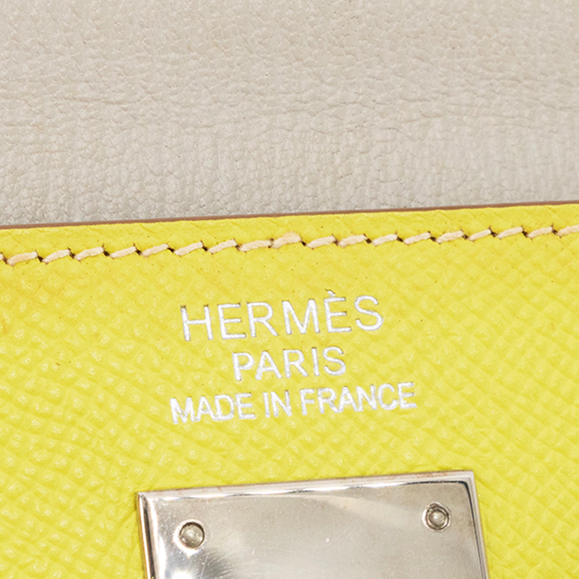 HERMÈS - Sac à main Kelly 35 Hermès en cuir epsom jaune