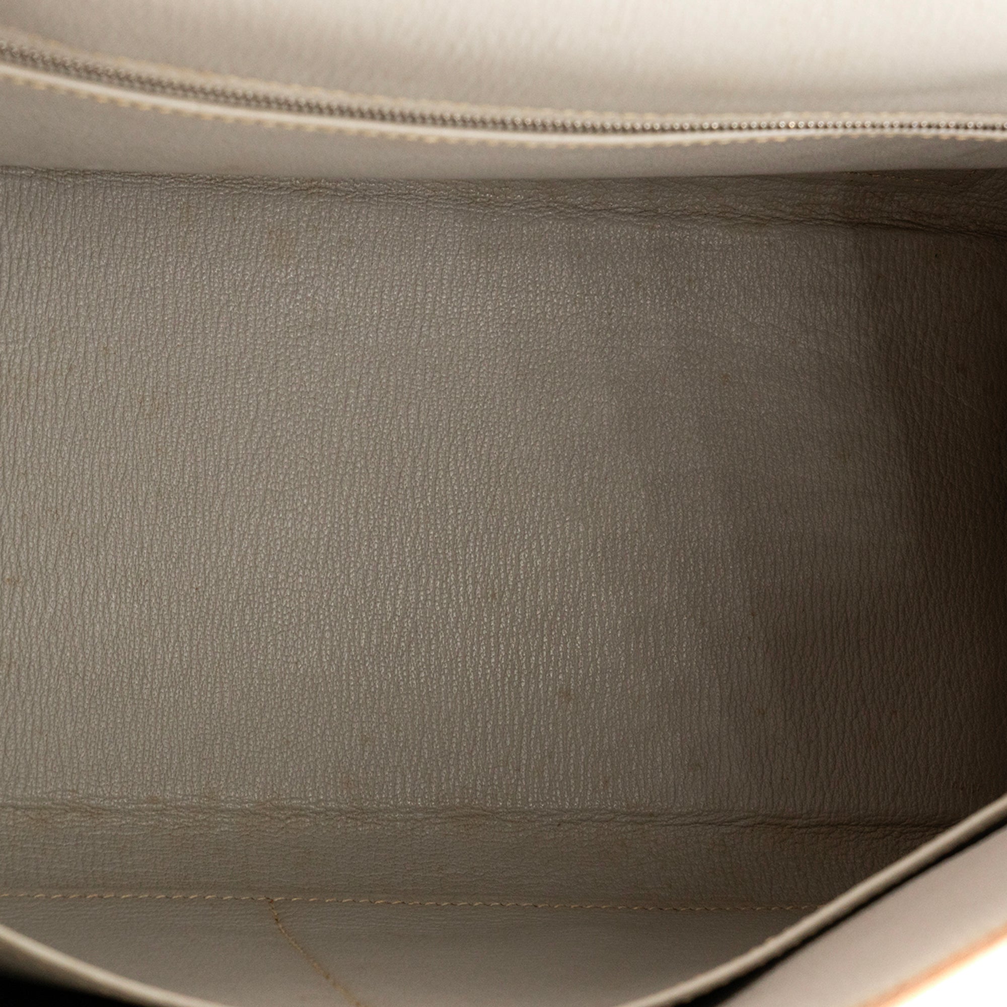 HERMÈS - Sac à main Kelly 35 Hermès en cuir epsom jaune