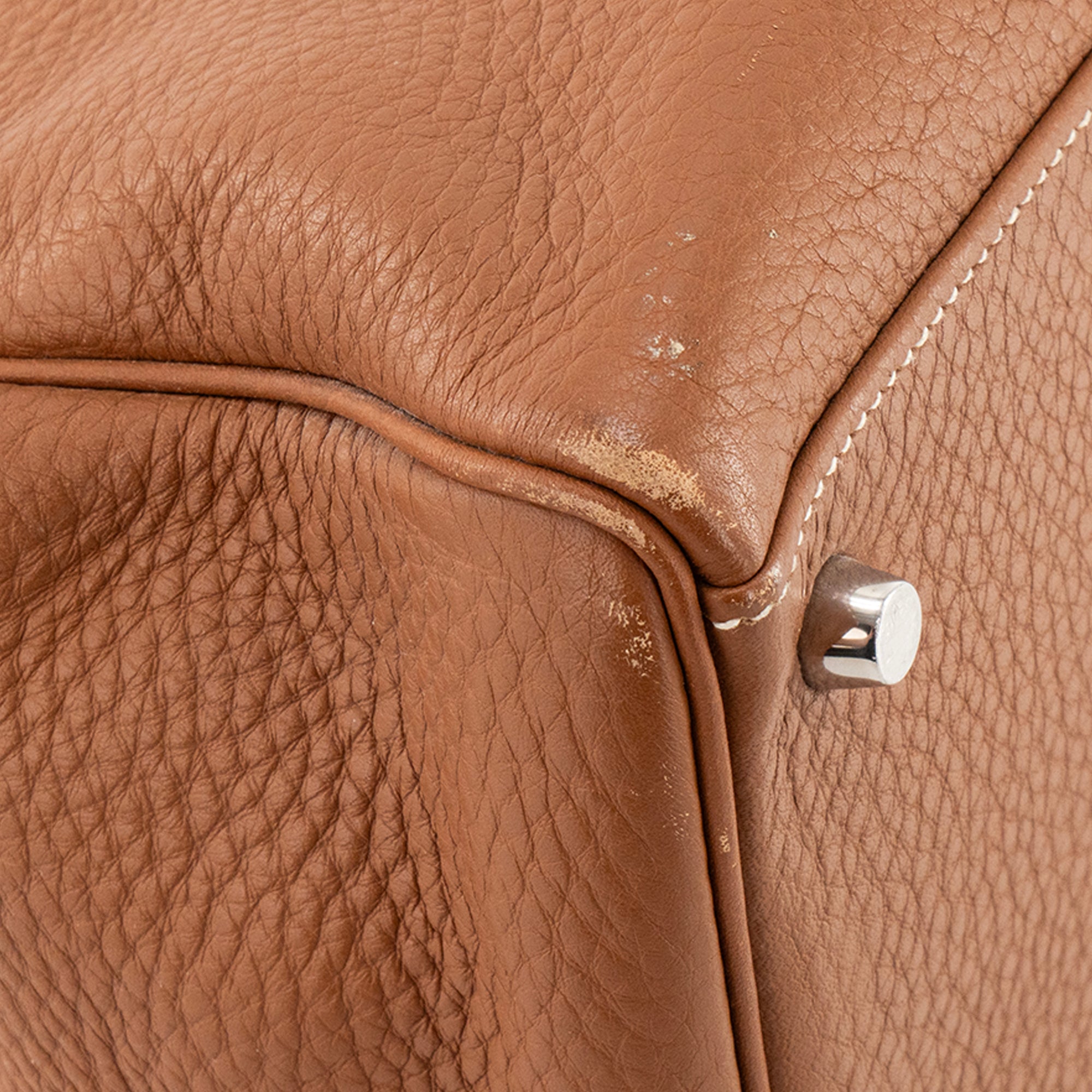 HERMÈS - Sac à main Kelly 35 Hermès en cuir clémence marron gold