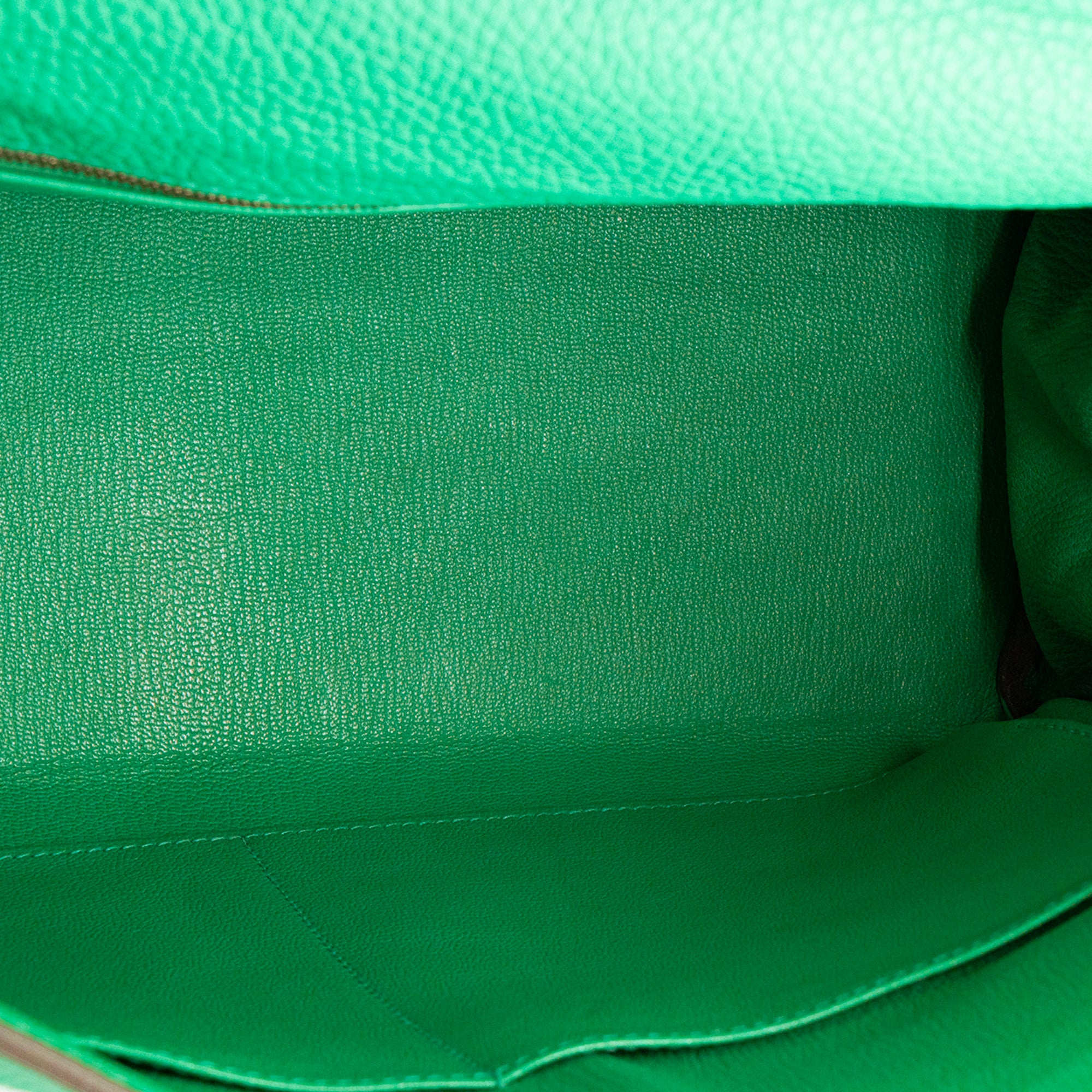 HERMÈS - Sac à main Kelly 35 Hermès en cuir clémence vert