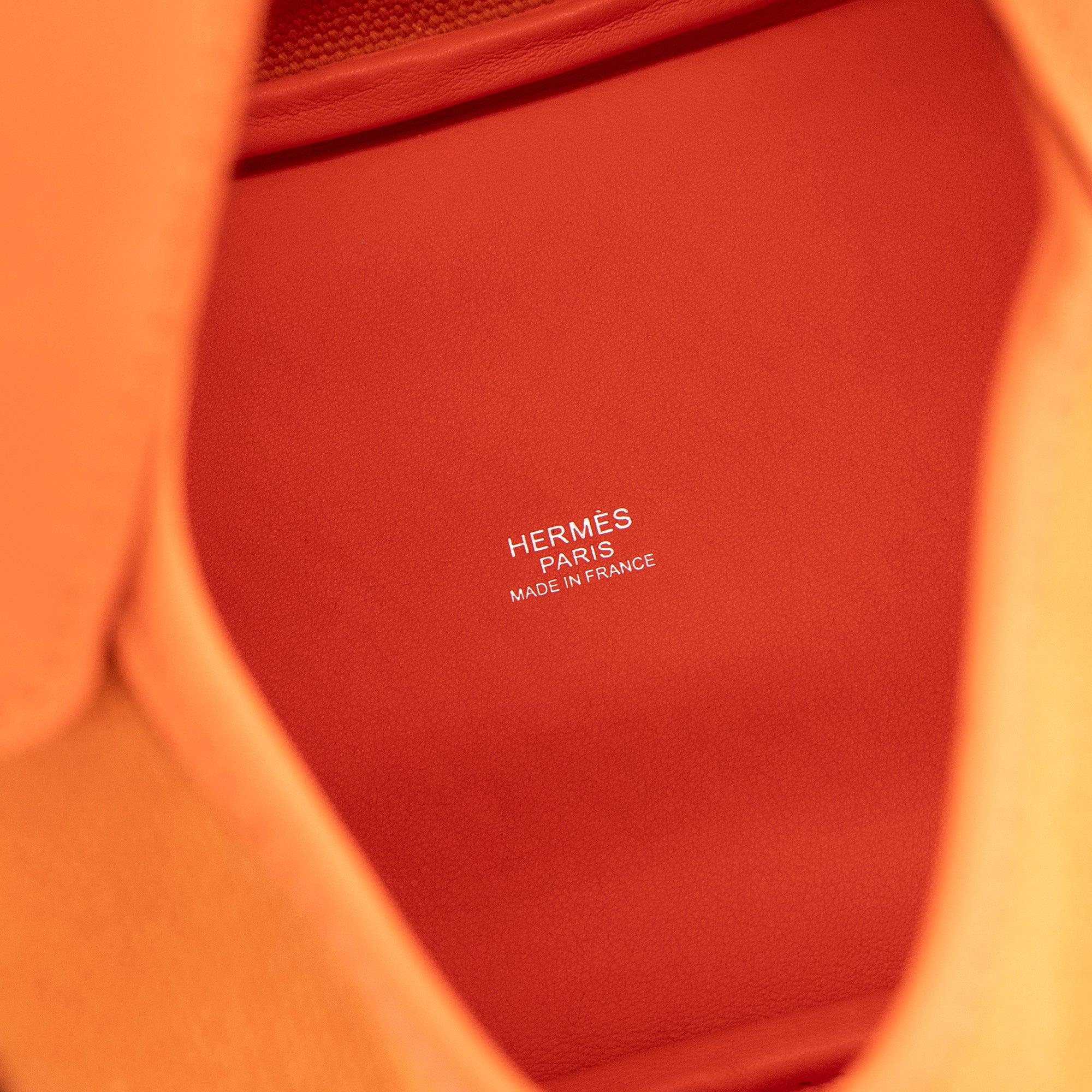 HERMÈS - Sac à main Picotin 18 cargo Hermès en toile et cuir orange