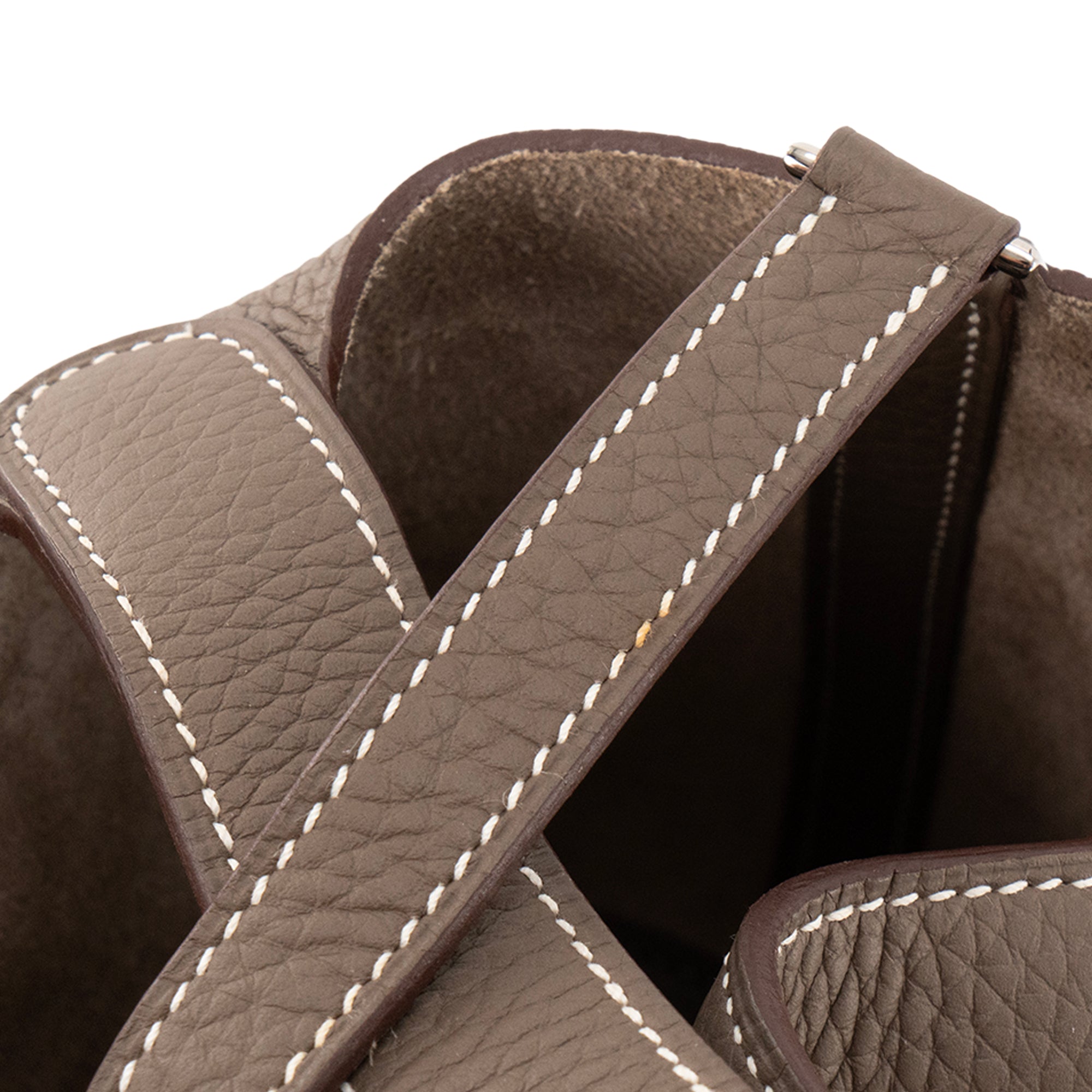 HERMÈS - Sac à main Picotin 18 Hermès en cuir clémence étoupe