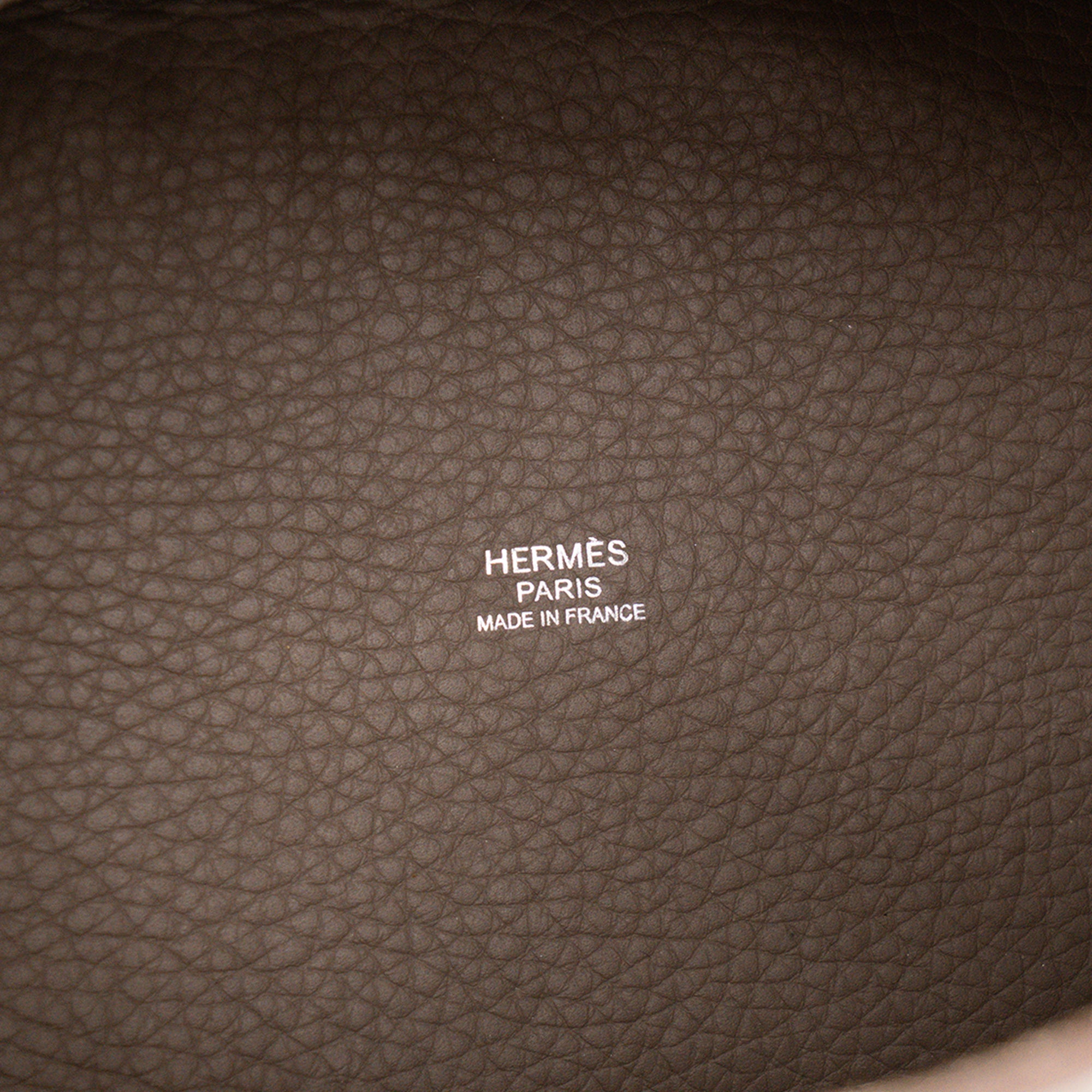 HERMÈS - Sac à main Picotin 18 Hermès en cuir clémence gris étoupe